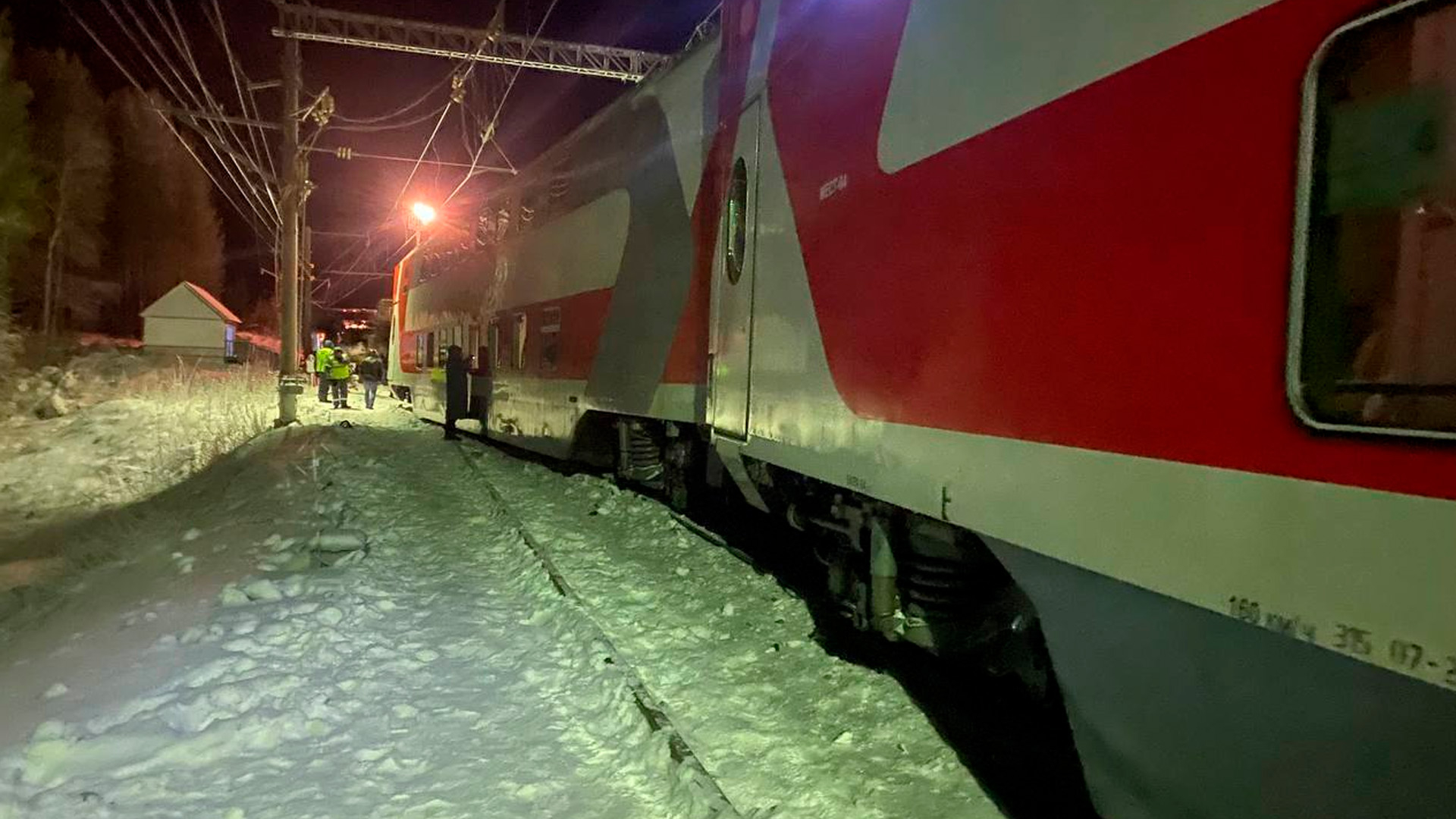 Из-за столкновения поездов под Мурманском погибли 2 человека