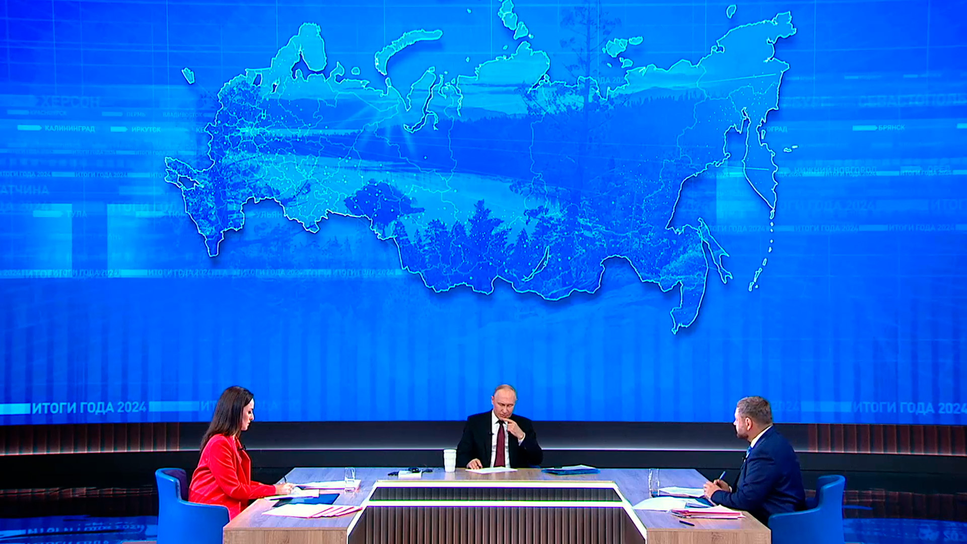 «Девочки нужны»: Путин ответил на вопрос Readovka о падении рождаемости