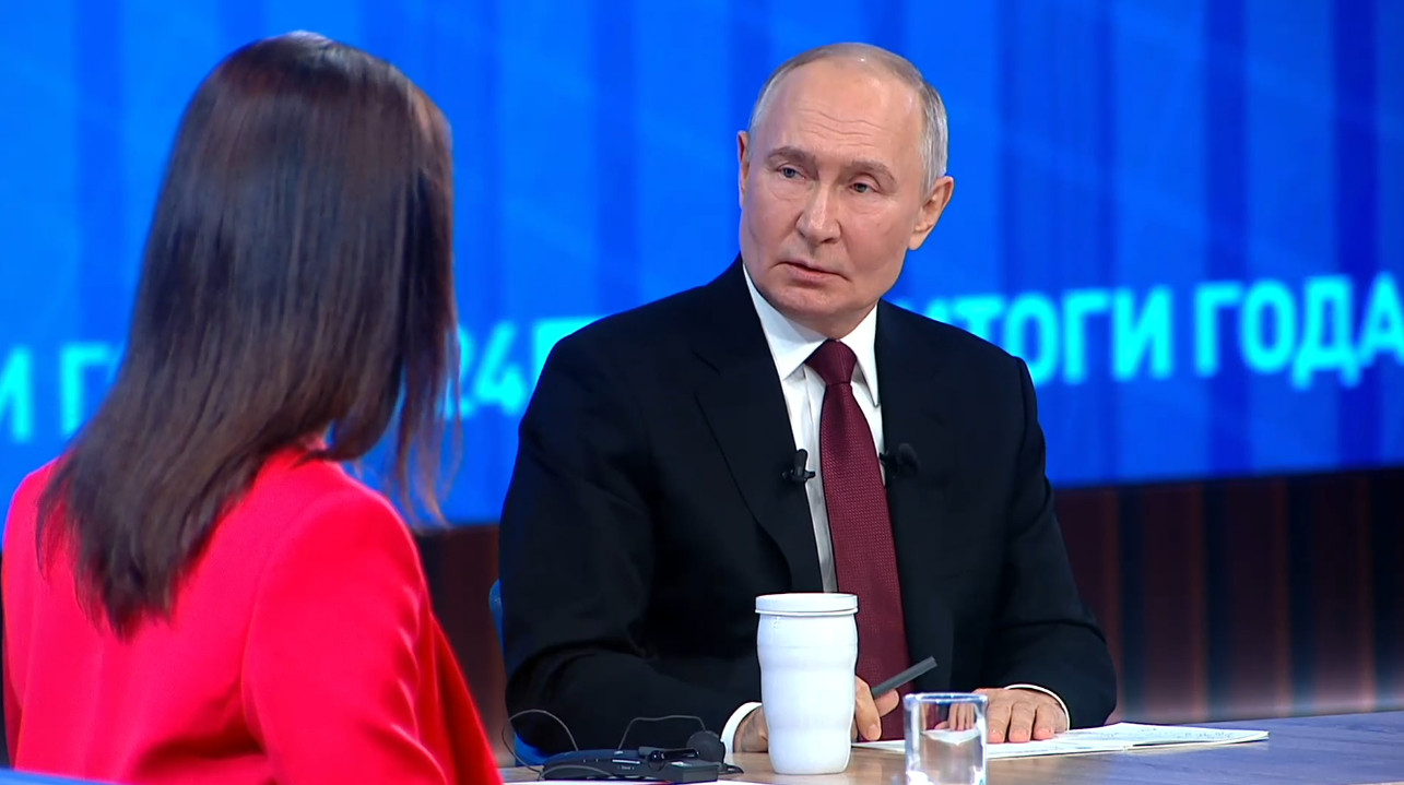 Путин призвал ускорить принятие решений по выплатам семьям попавших в плен участников СВО