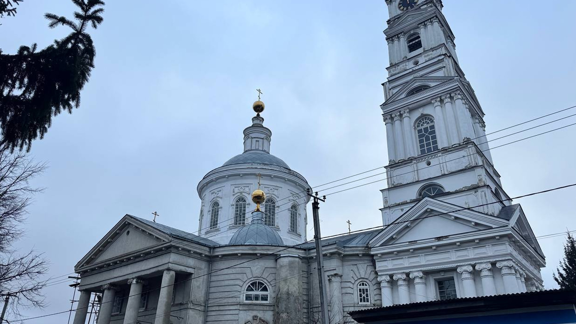 При атаке на Рыльск ВСУ разбили собор Успения Пресвятой Богородицы