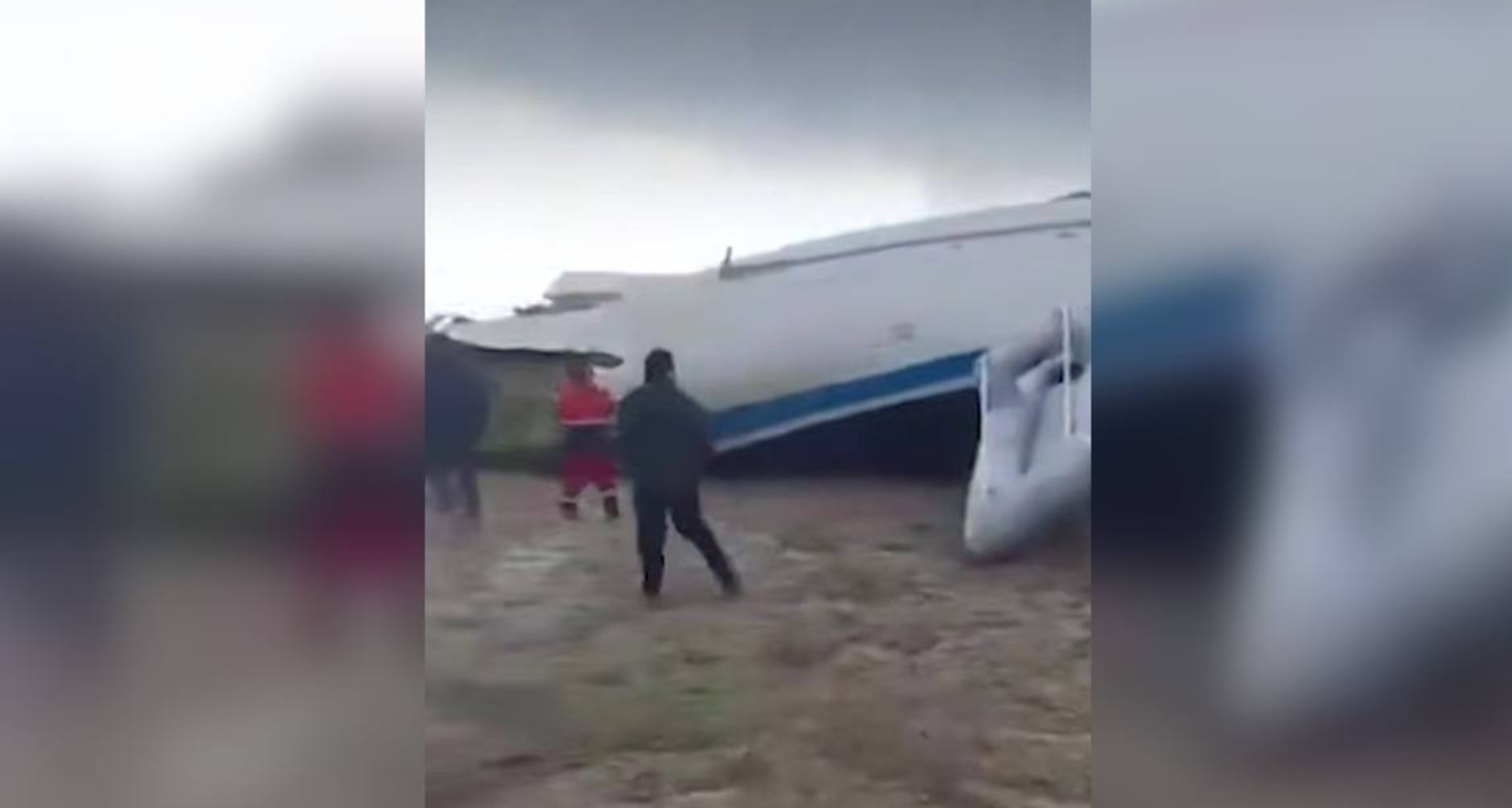 На борту упавшего в Актау самолета взорвался кислородный баллон