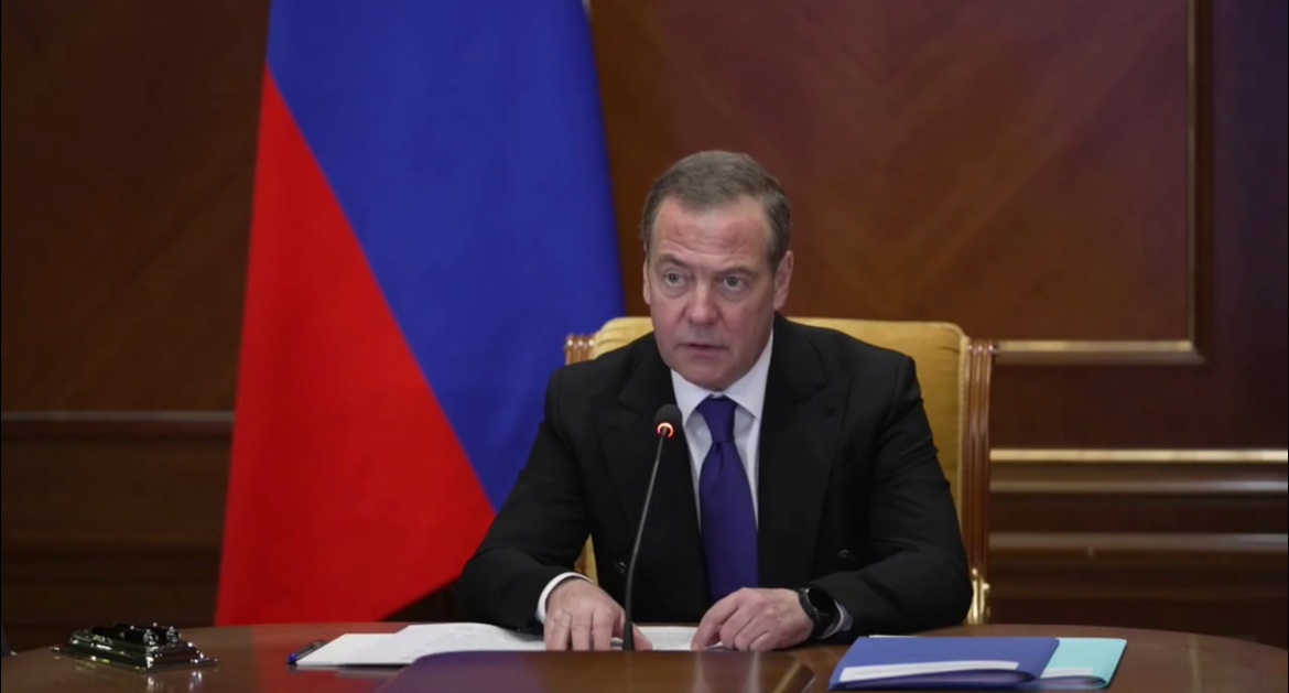 Медведев: этнические анклавы могут стать рассадниками экстремизма