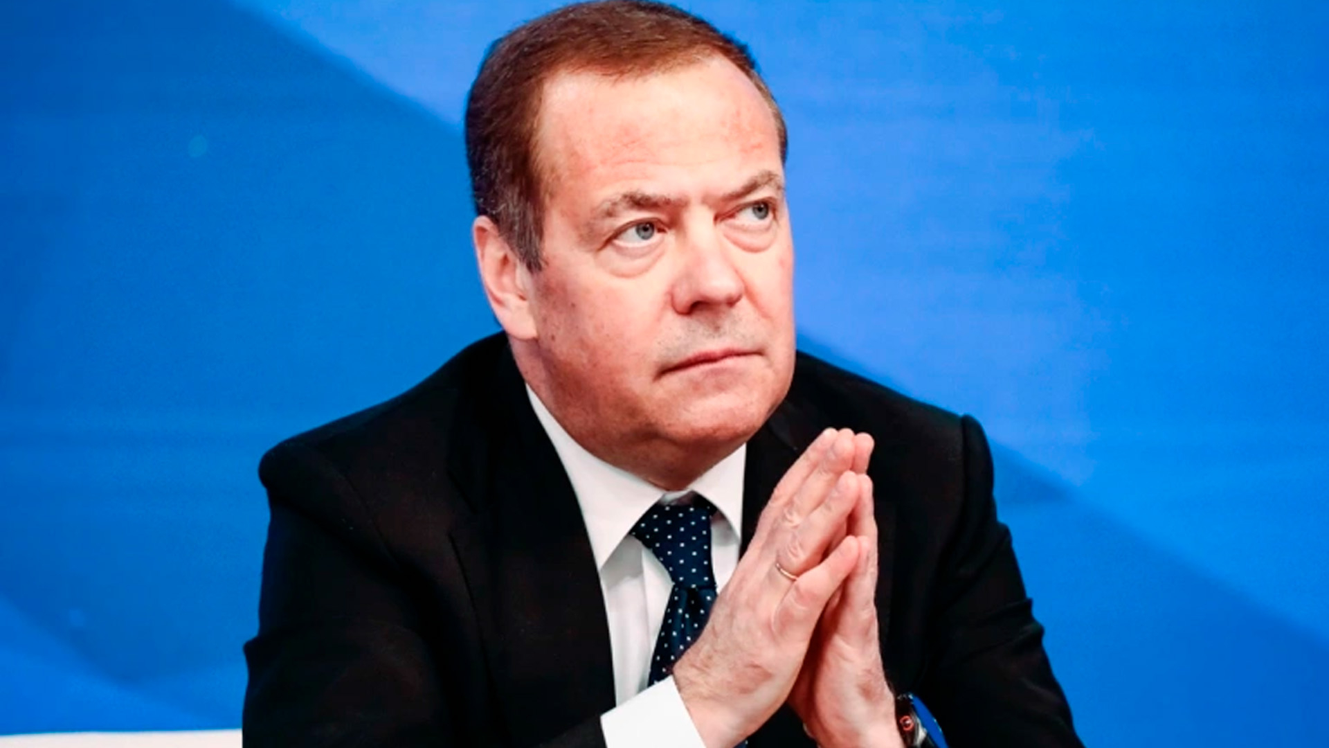 Медведев призвал наказать Европу из-за отказа спасать тонущих российских моряков