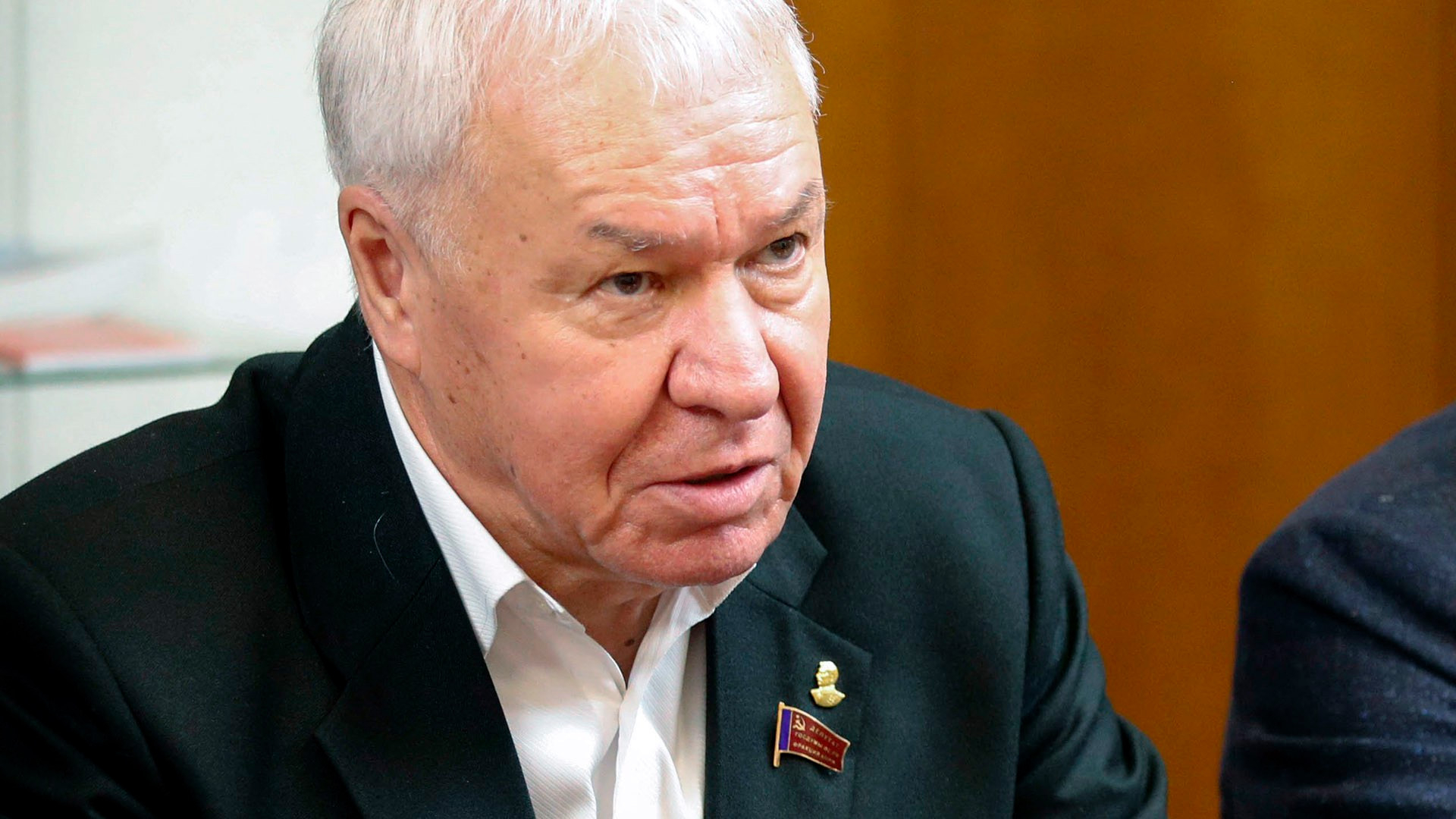 Депутат Соболев: по центрам принятия решений в Киеве пора нанести удары