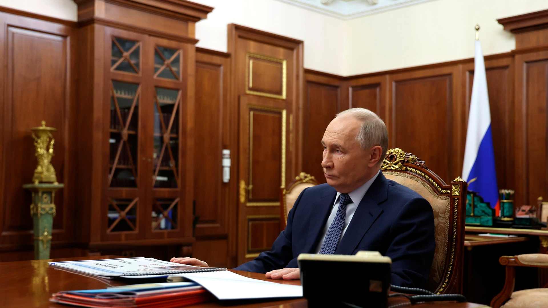 Путин пописал запрет принимать в школы детей мигрантов без знания русского языка