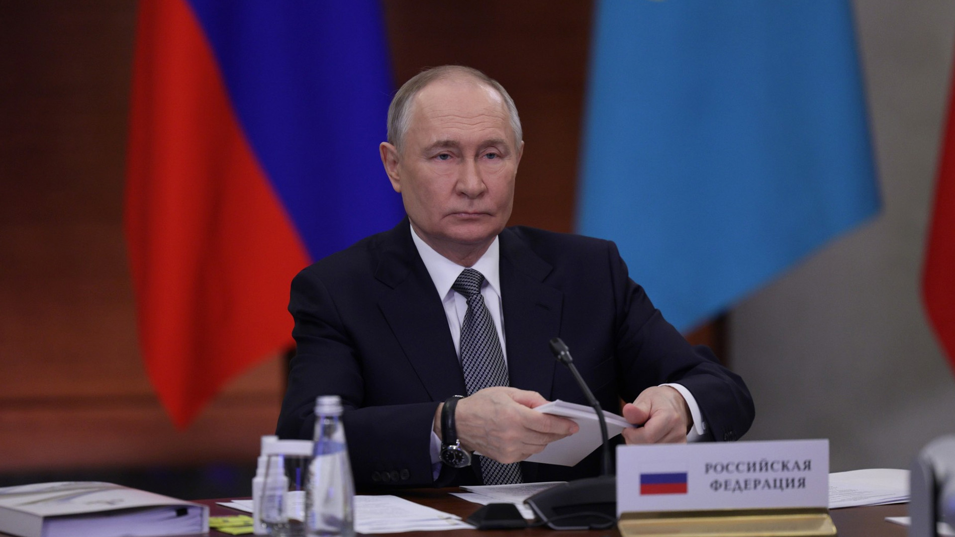 Путин утвердил выплаты 10 тыс рублей по уходу за детьми-инвалидами