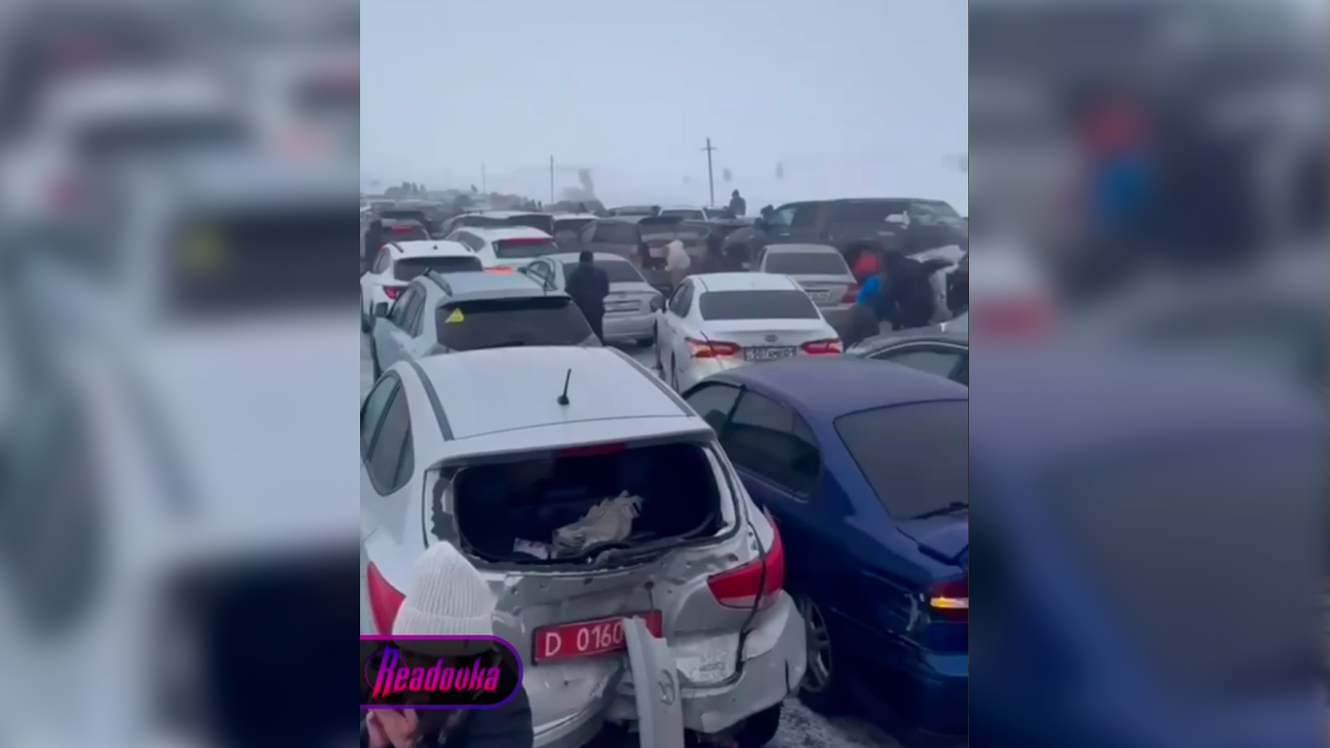Из-за метели в Казахстане столкнулись почти 100 авто