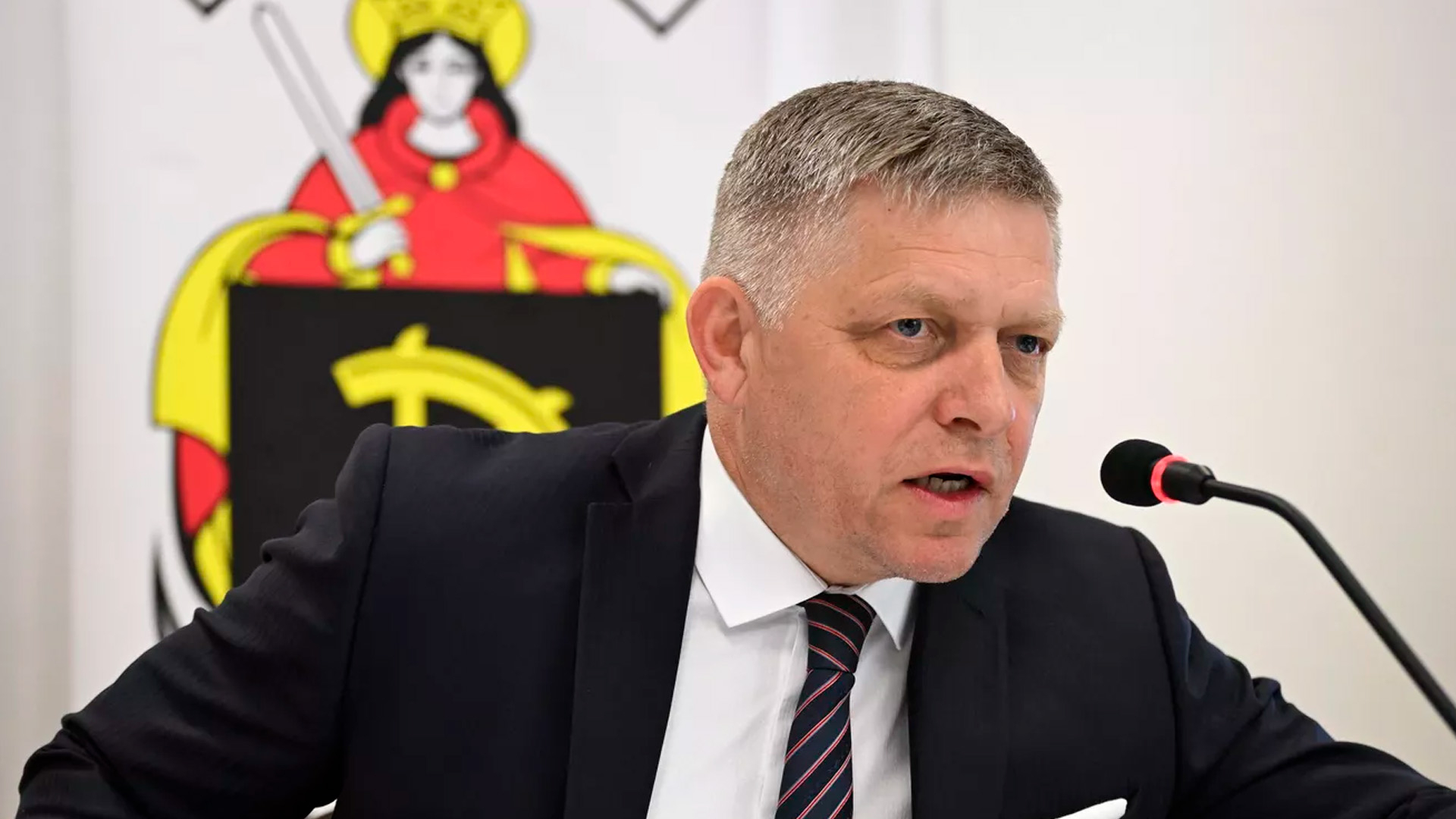 Фицо пригрозил Украине блокировкой финансовой помощи