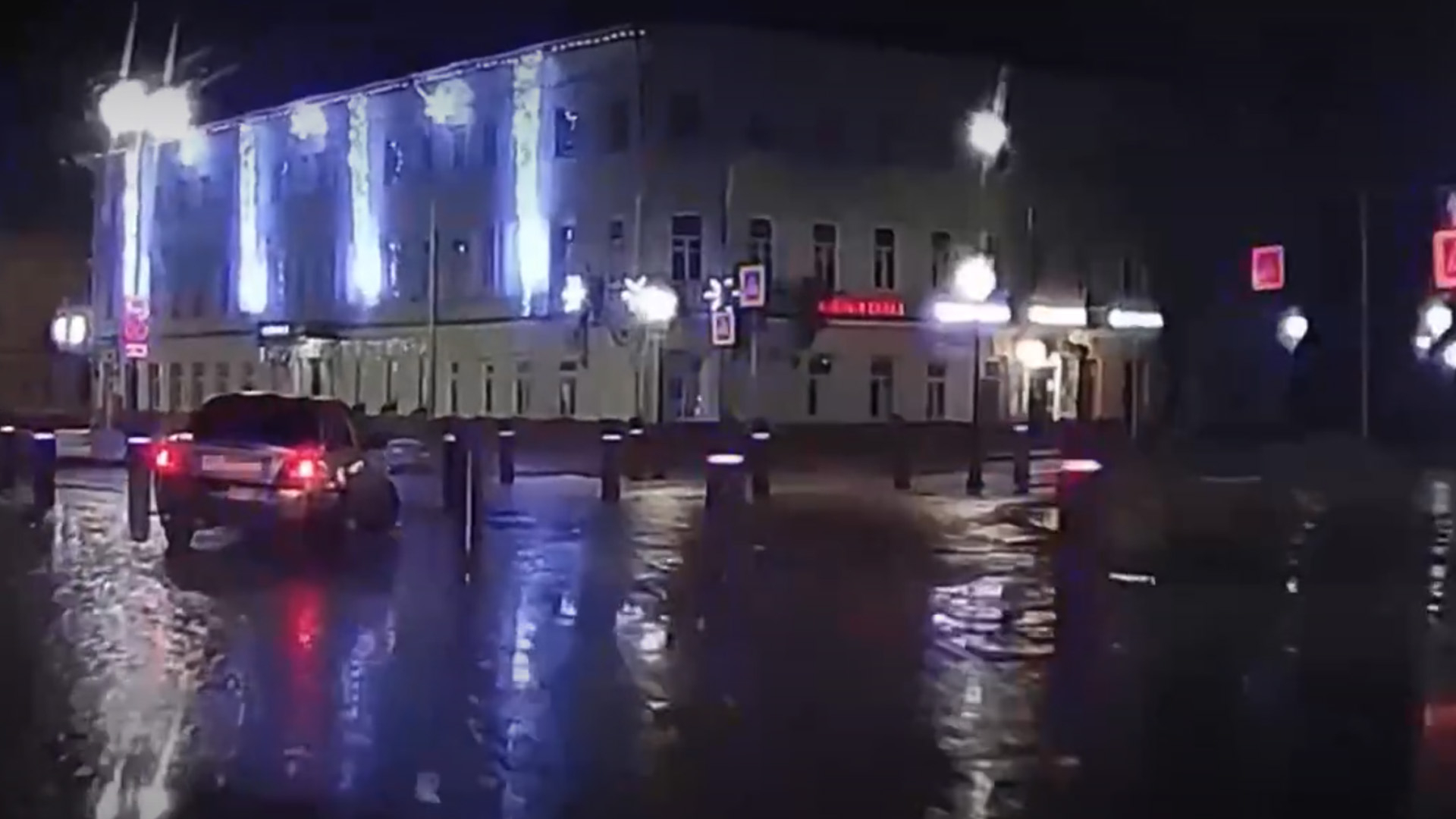 В Костроме нетрезвые подростки устроили ночной дрифт по городу