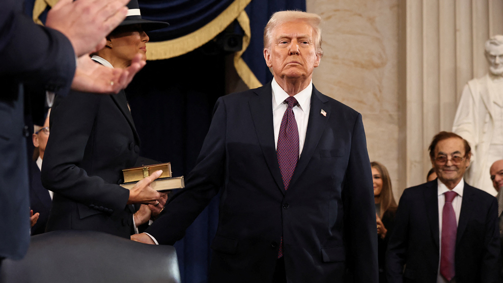 Дональд Трамп официально вступил в должность президента США