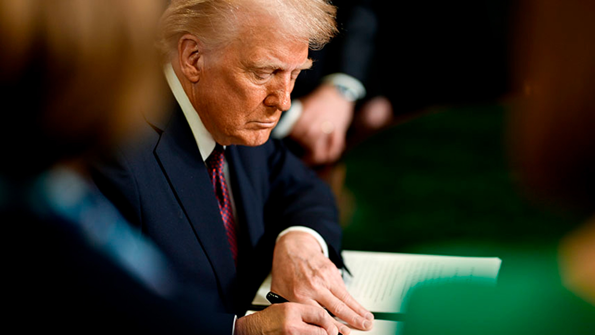 WSJ: Трамп поручил урегулировать конфликт на Украине за 100 дней