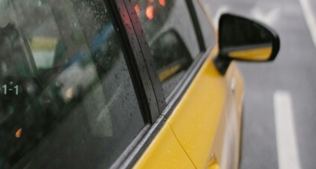 Таксисты стали привозить украинцев к ТЦК на границе с Молдавией