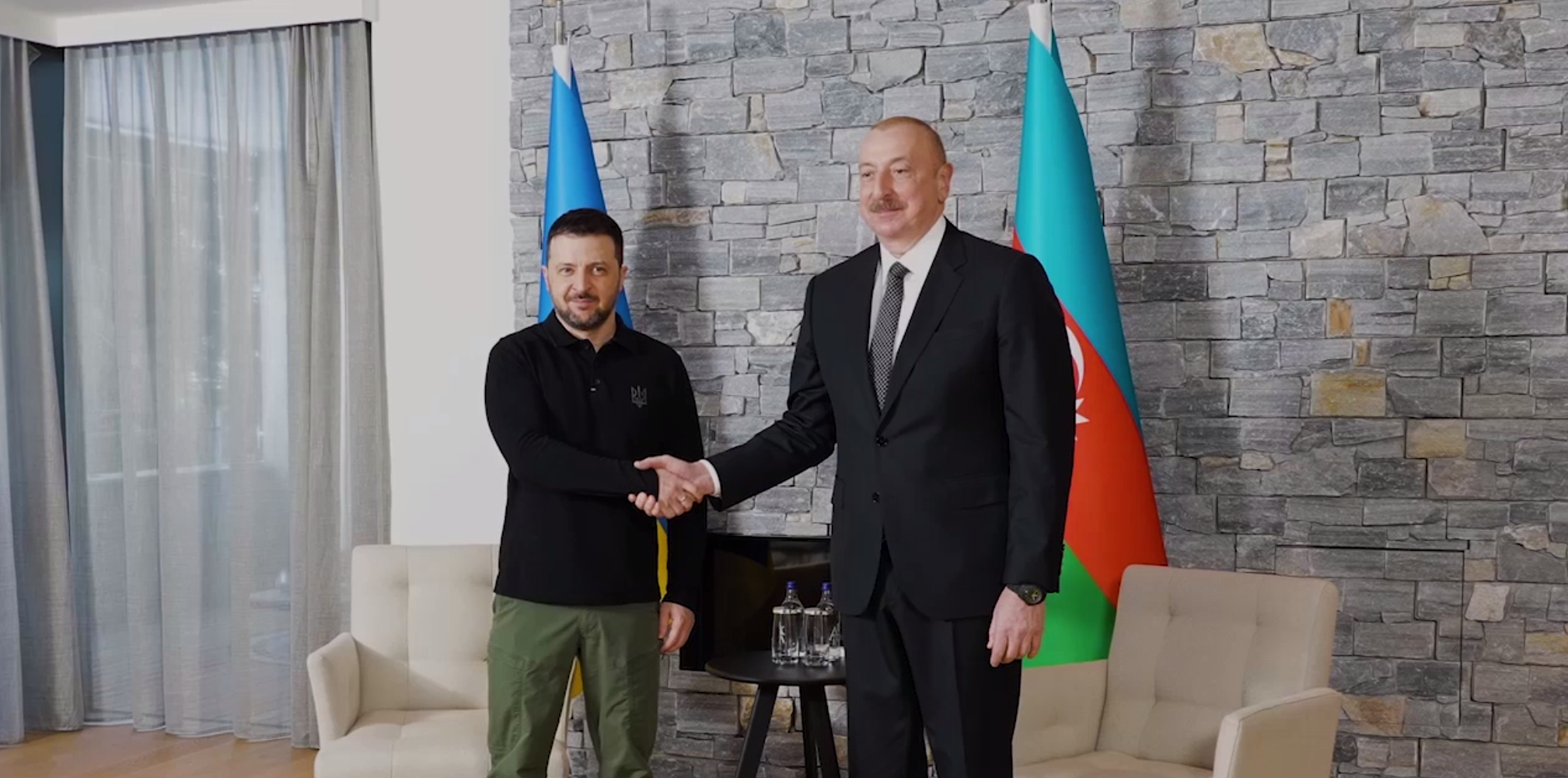 Зеленский призвал Алиева давить на РФ из-за авиакатастрофы в Актау