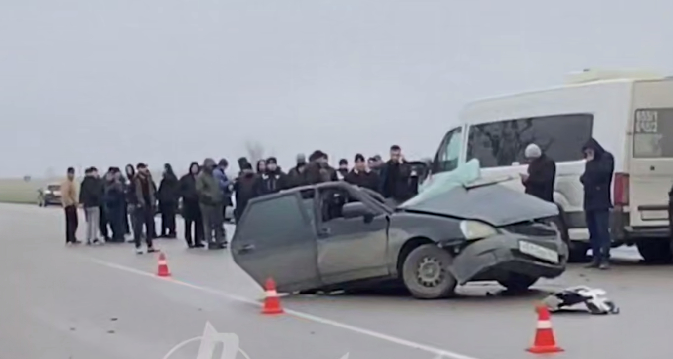 В Ростовской области в результате ДТП с участием маршрутки погибли 2 человека