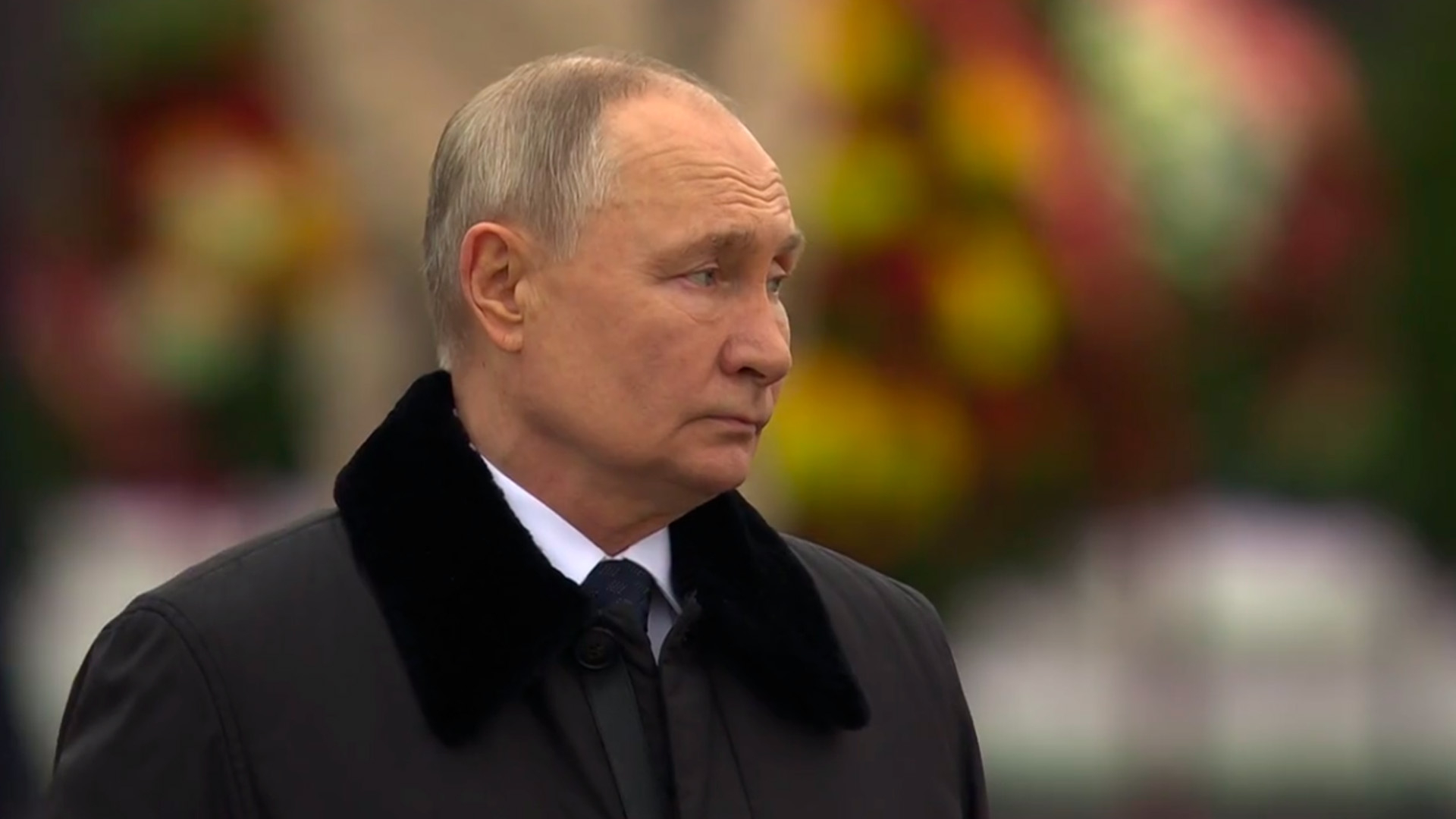 Путин возложил цветы к памятнику «Рубежный камень» в 81-ю годовщину освобождения Ленинграда