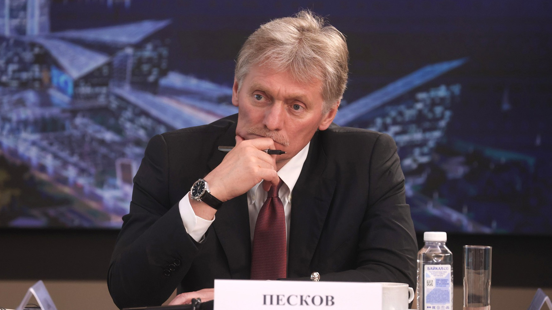 Песков призвал не доверять словам Карлсона о намерении демократов убить Путина