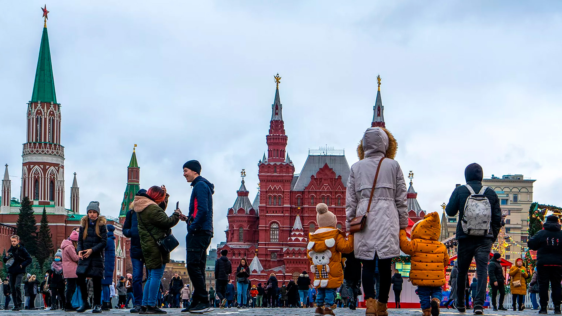 Россияне поделились своими взглядами на прошлое и будущее страны