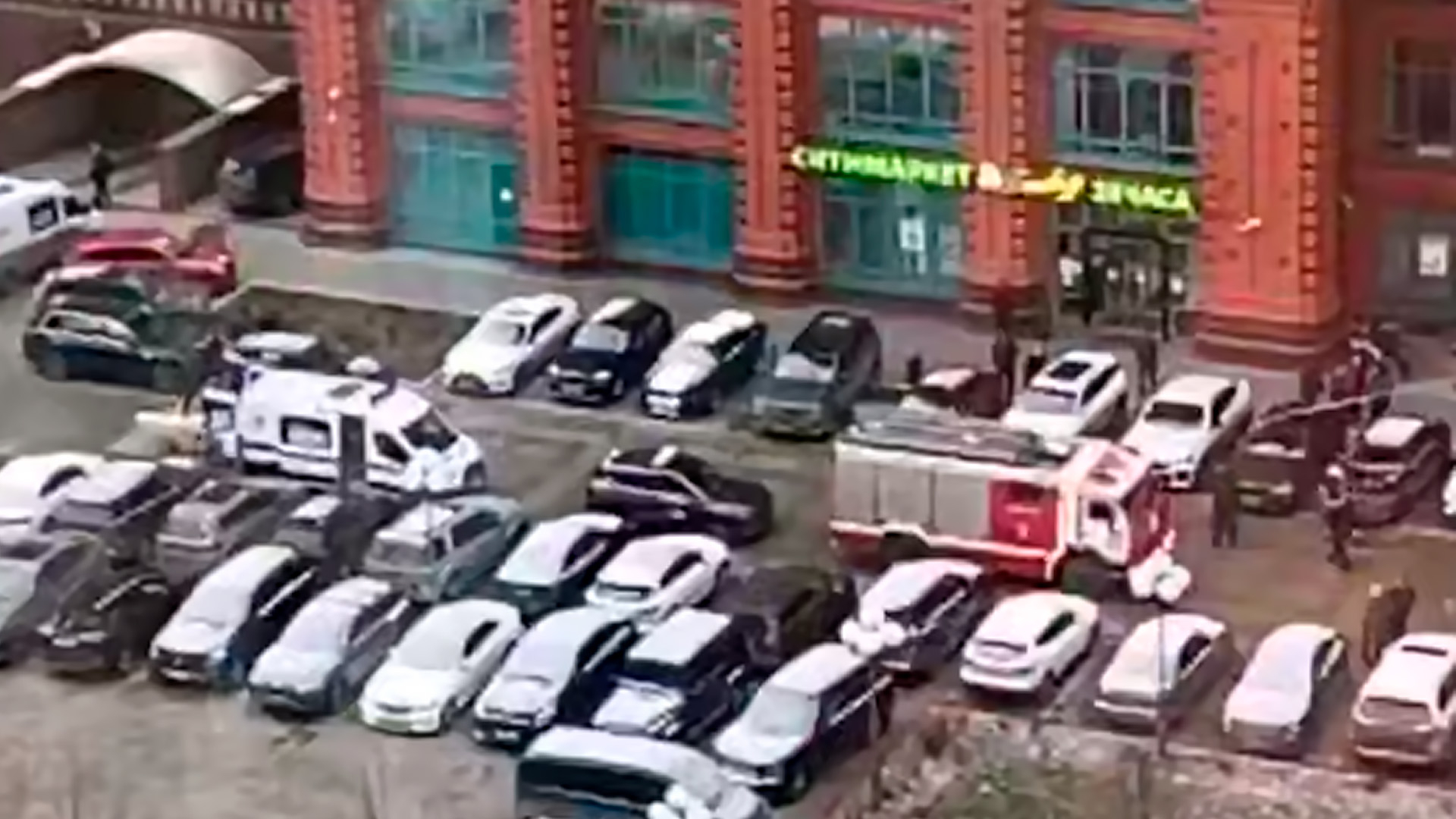 Появились кадры с места взрыва в ЖК «Алые Паруса»