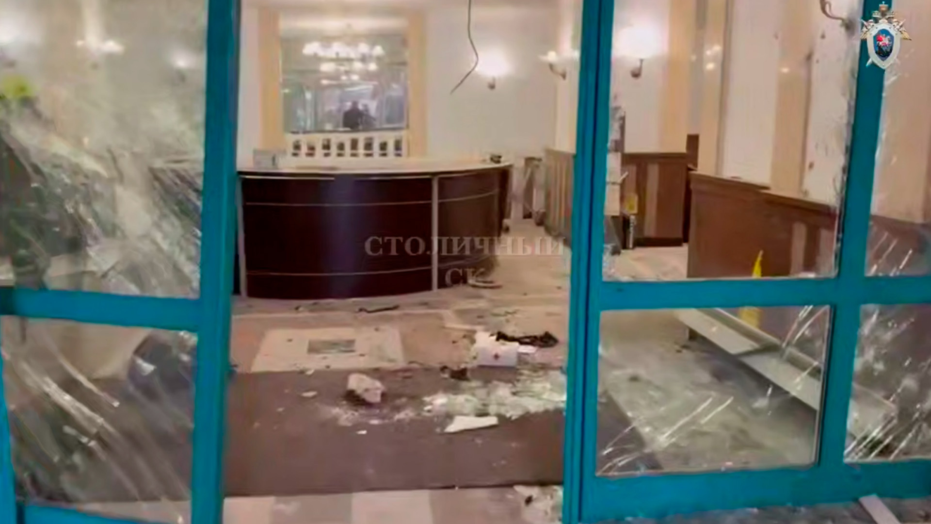 СК опубликовал кадры с места покушения на Саркисяна