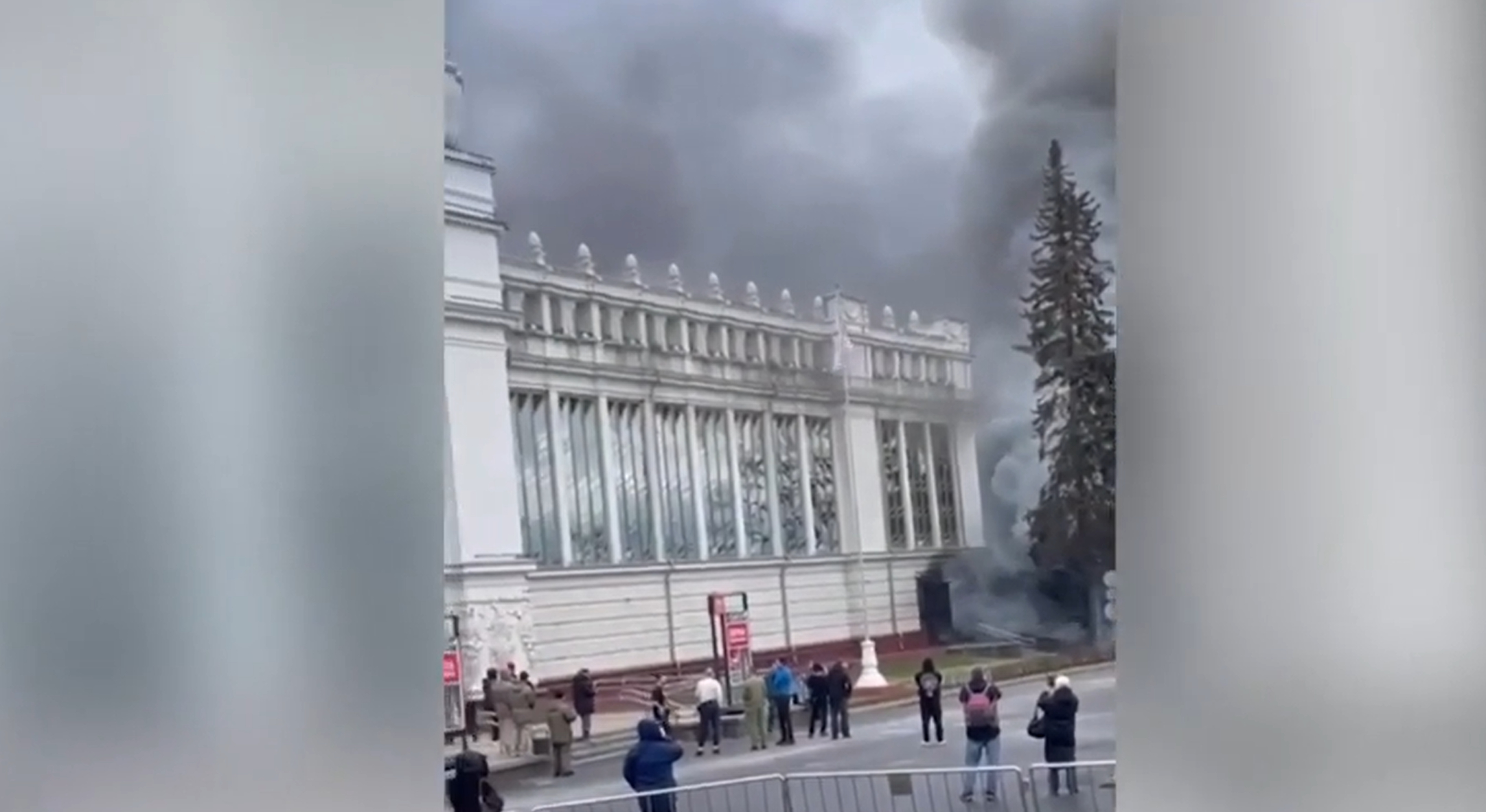 На ВДНХ вспыхнул павильон