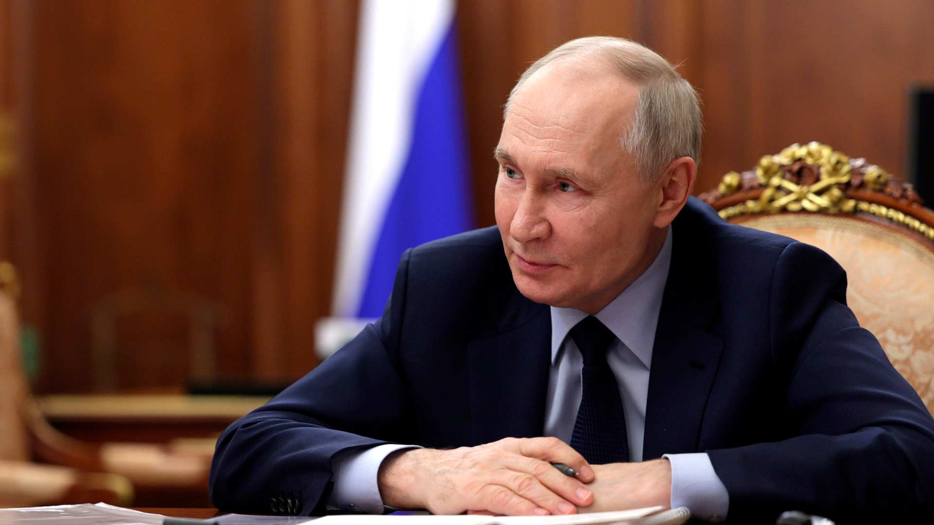 Путин призвал внедрять нестандартные подходы в решения проблемы дефицита кадров