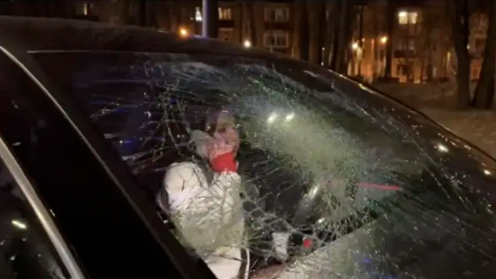 Разбившего авто российской фигуристки хулигана задержали