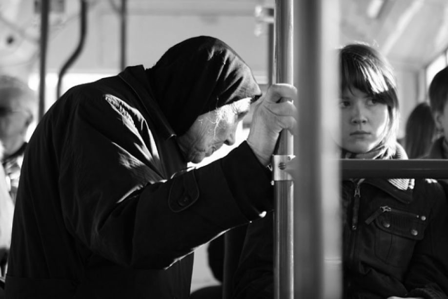 Пассажира автобуса убили за то, что не уступил бабушке место