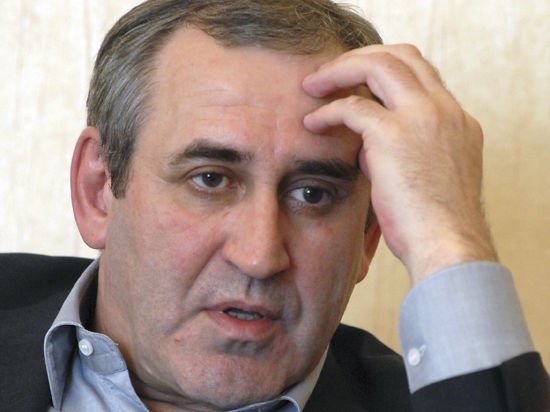 Неверов рассказал о своей эпопее с налоговой службой