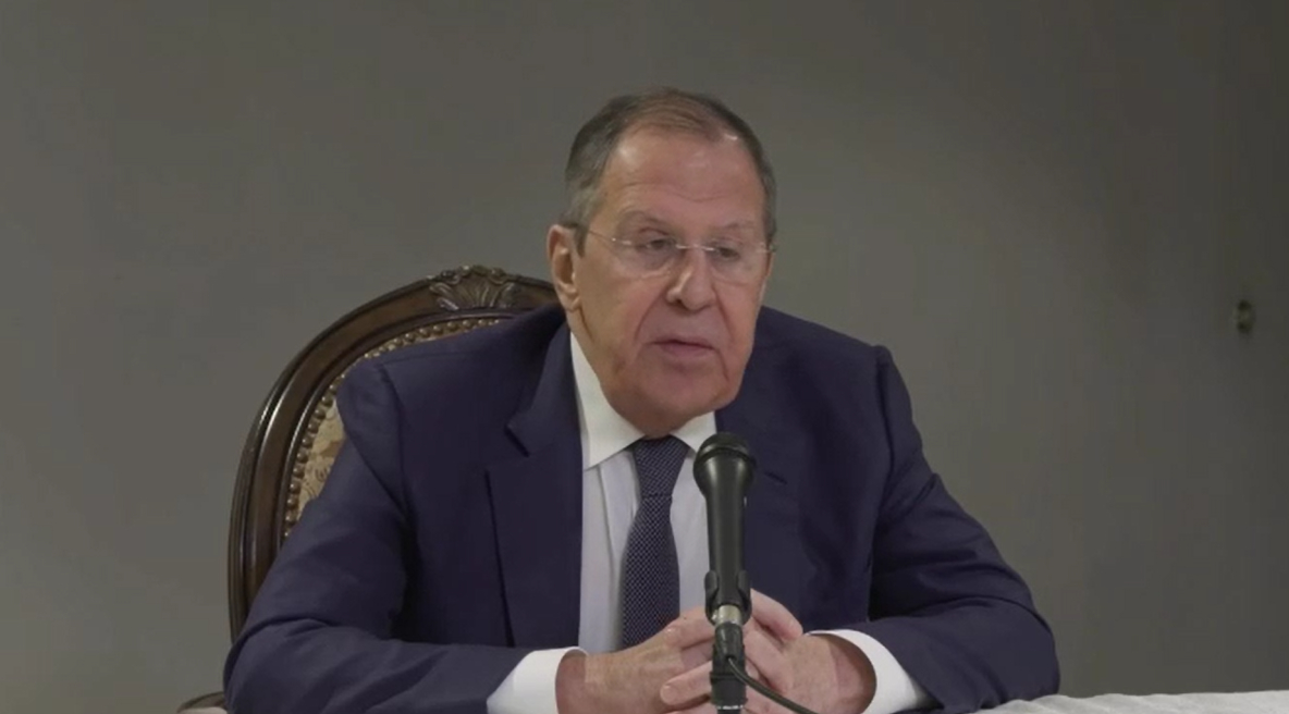 Лавров: Зеленскому пора дать по рукам