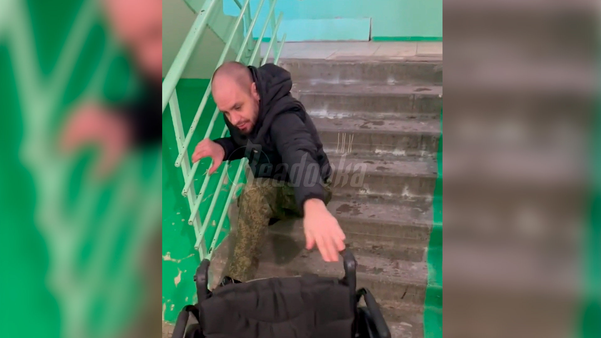 В Сургуте потерявший ногу ветеран СВО вынужден ползком добираться до дома