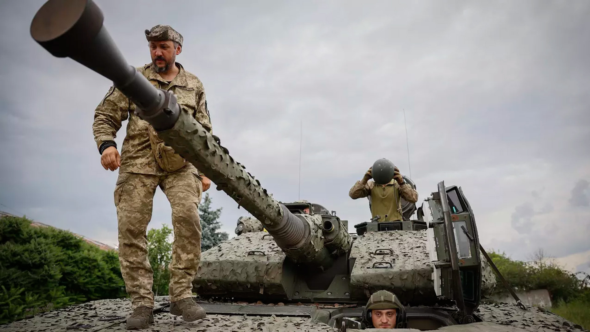 В Кремле объявили о достаточном запасе оружия на Украине