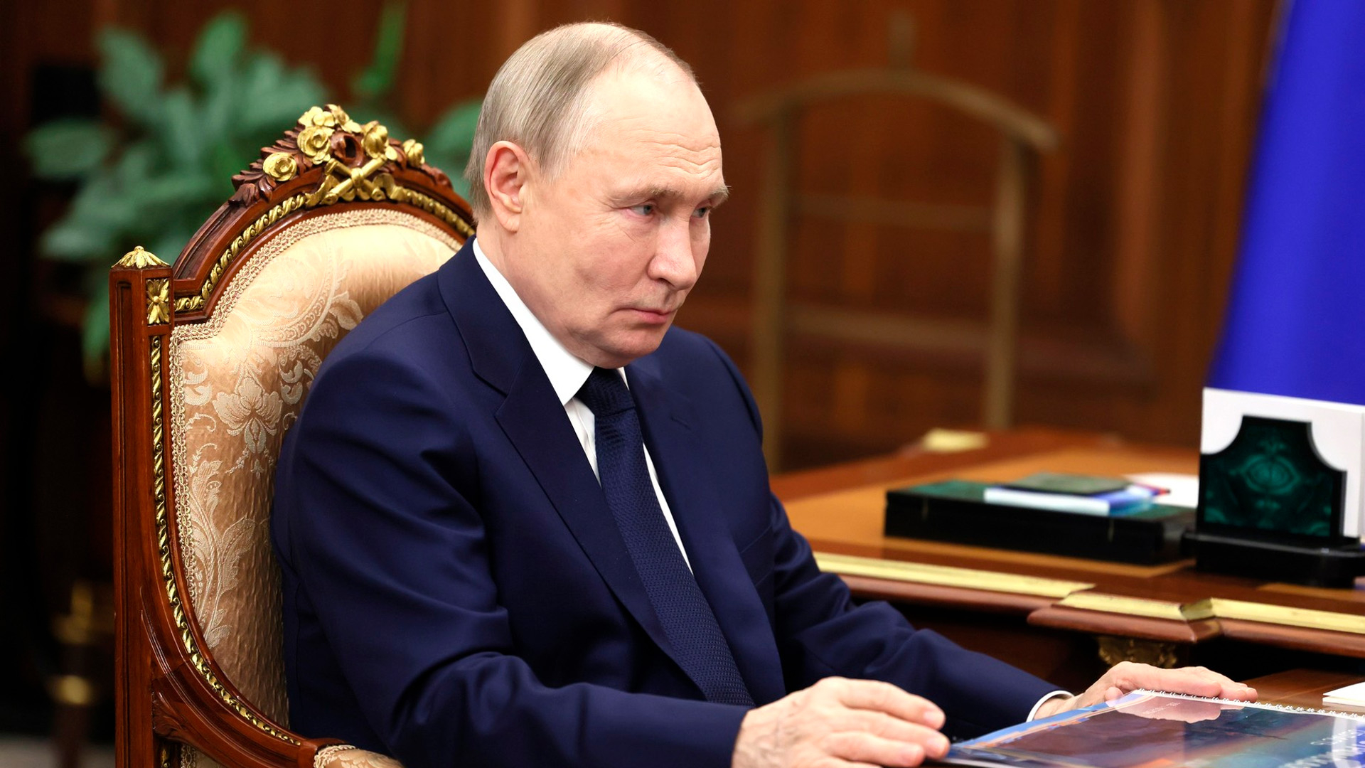 Путин обязал незаконно находящихся в РФ украинцев уехать до 10 сентября