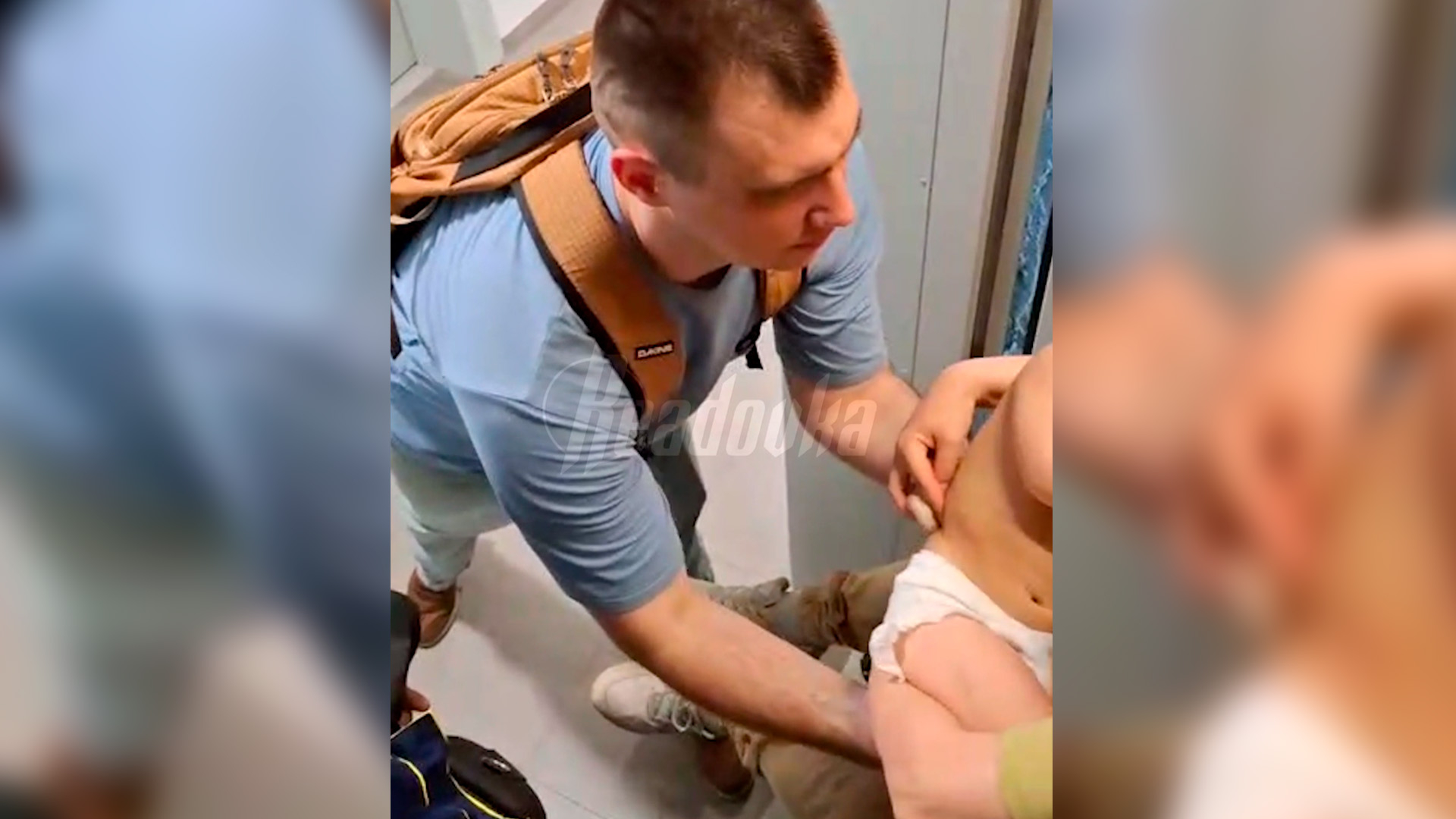 Жители московского ЖК «Зеленая вертикаль» едва не задохнулись в застрявшем лифте