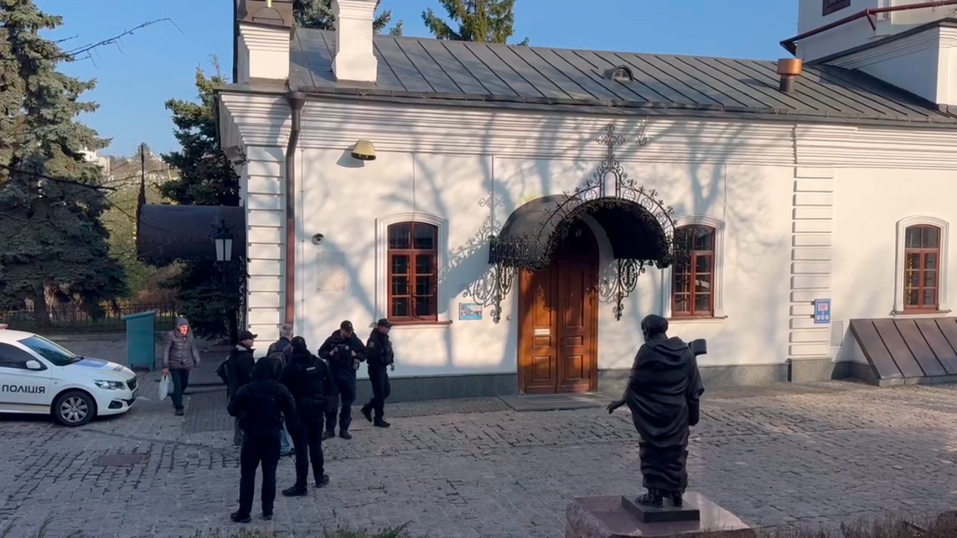 Захват Ближних пещер Киево-Печерской лавры назвали актом сатанизма