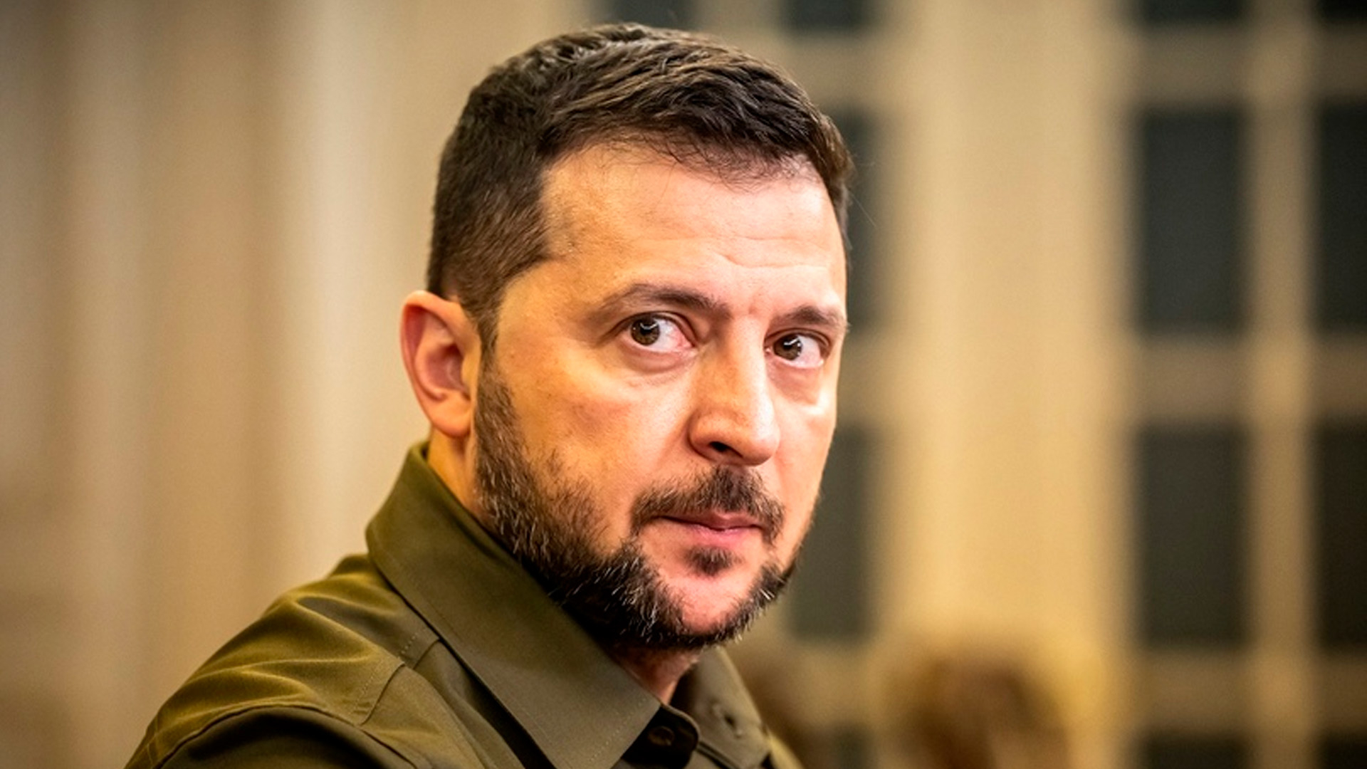 Зеленский начал охоту на чиновников из-за утечки данных о ресурсной сделке