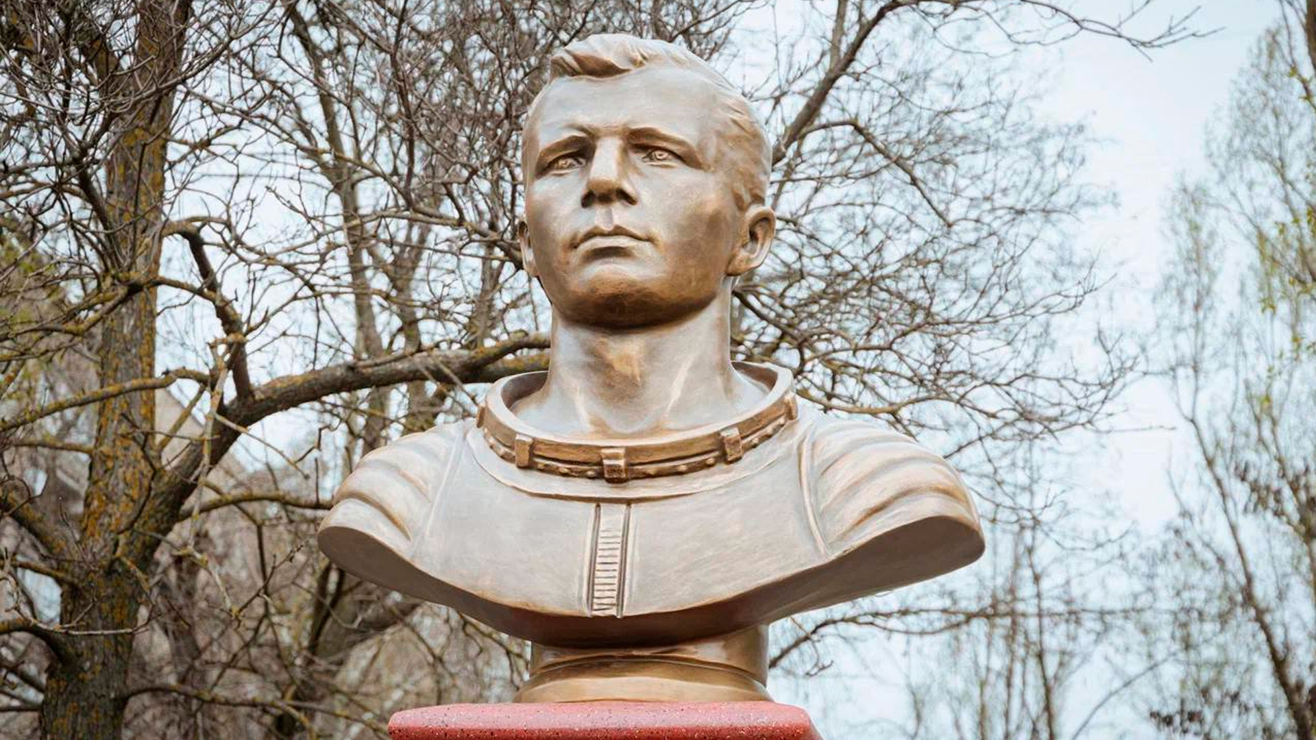 Памятник первому космонавту Юрию Гагарину открыли в Запорожской области