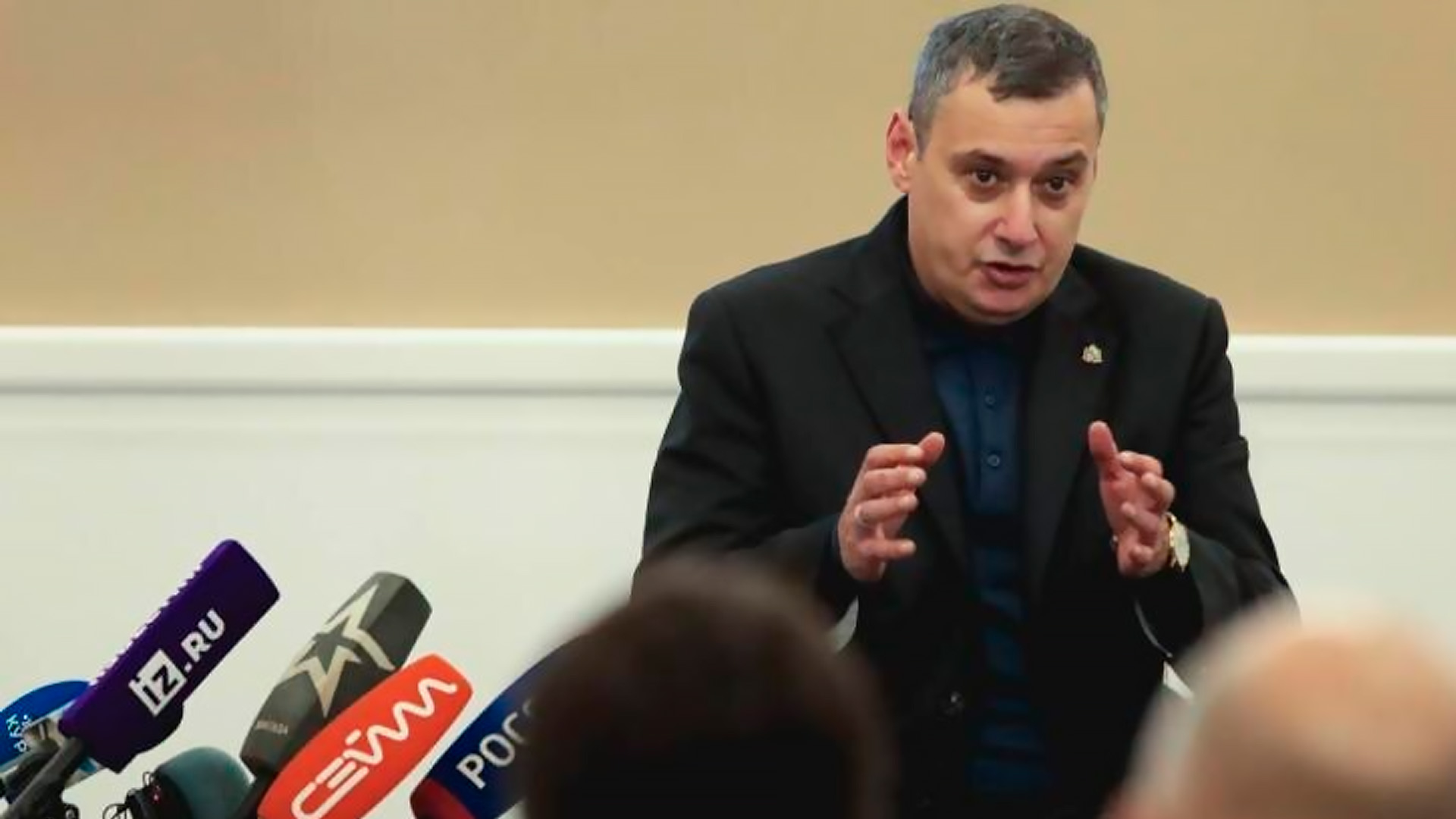 Хинштейн: Смирнов и Дедов прогнали через КРКО десятки миллиардов рублей