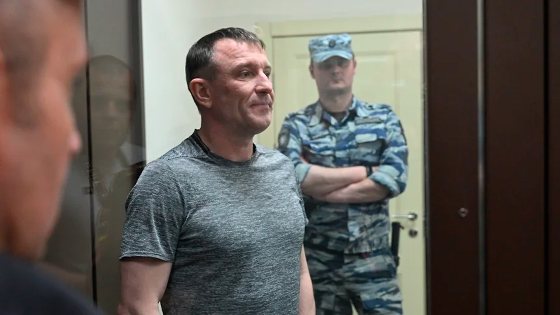 Генерал-майора Попова приговорили к 5 годам колонии за мошенничество и служебный подлог