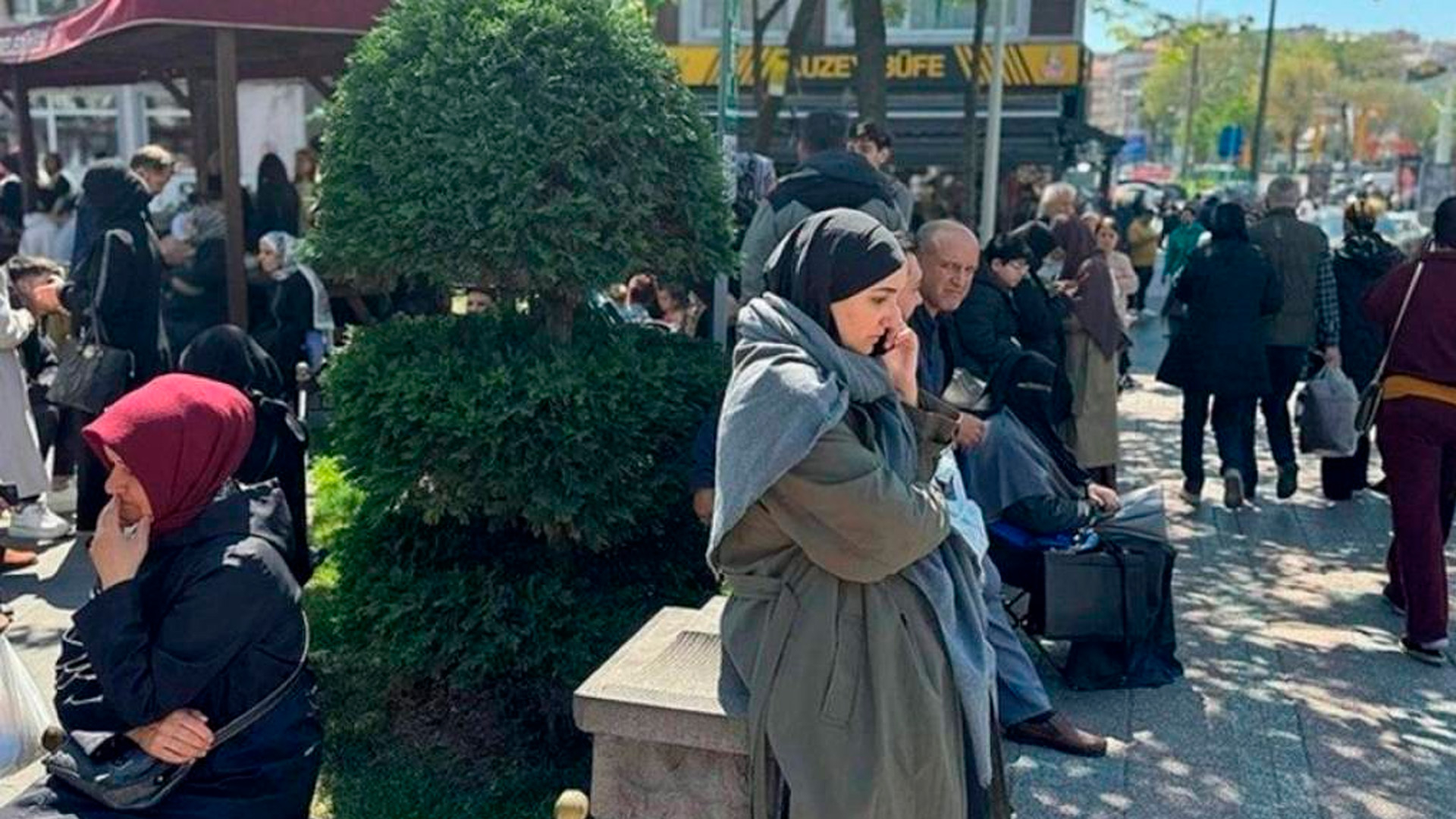 Жительница Стамбула рассказала о первых минутах землетрясения
