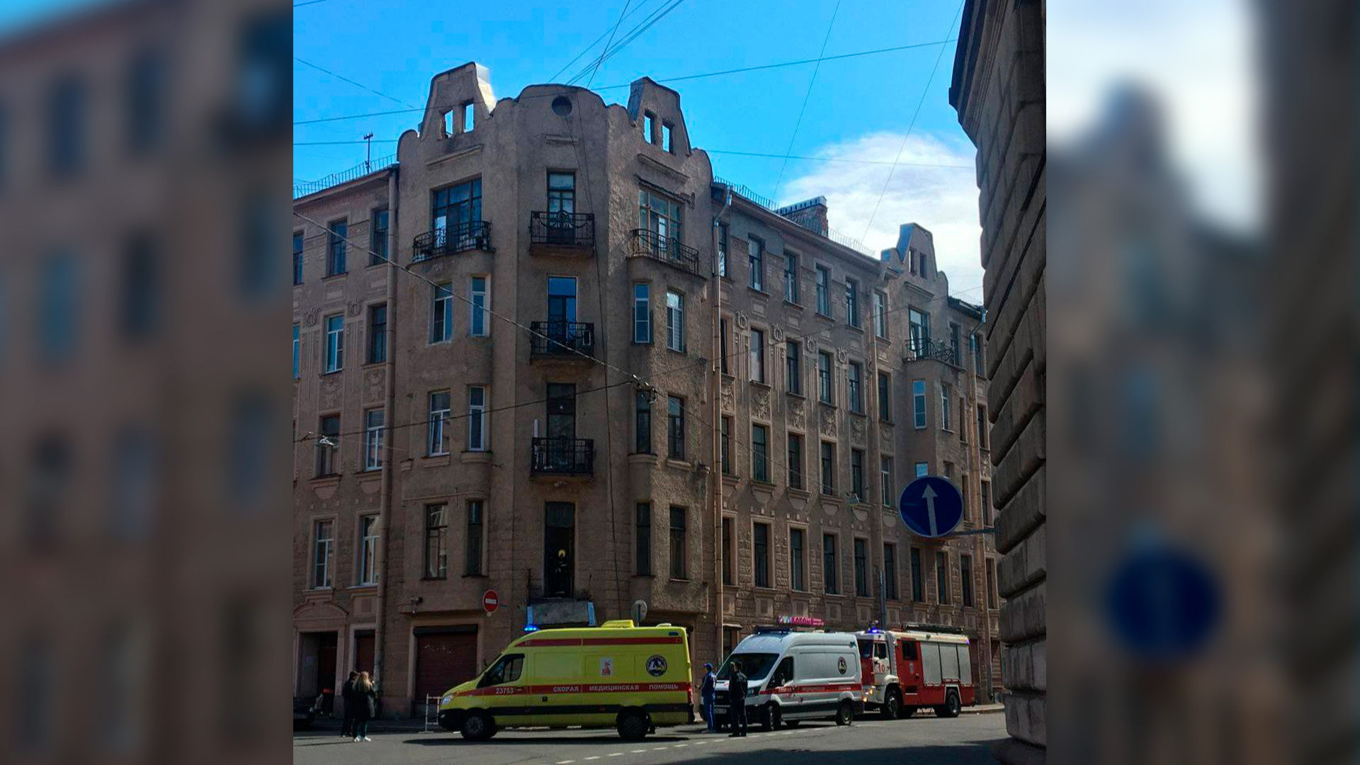 В Петербурге обрушился балкон жилого дома начала XX века