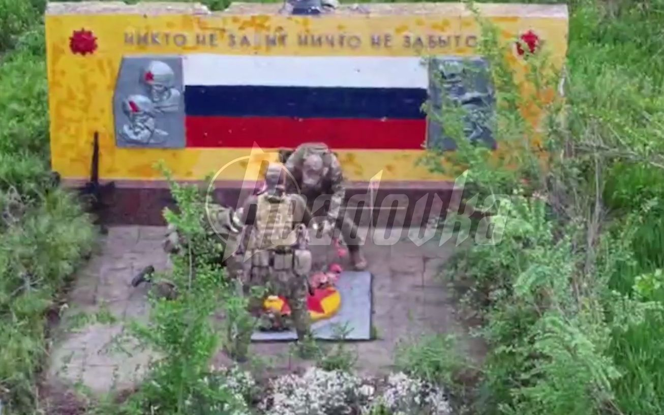 Добровольцы отряда «БАРС-3» на Запорожском направлении отреставрировали памятник воинам ВОВ