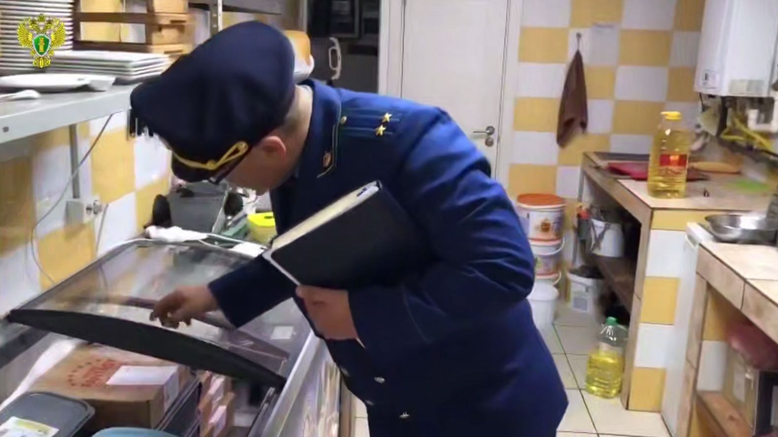 В Ленинградской области 3-летняя девочка погибла от отравления едой из кафе