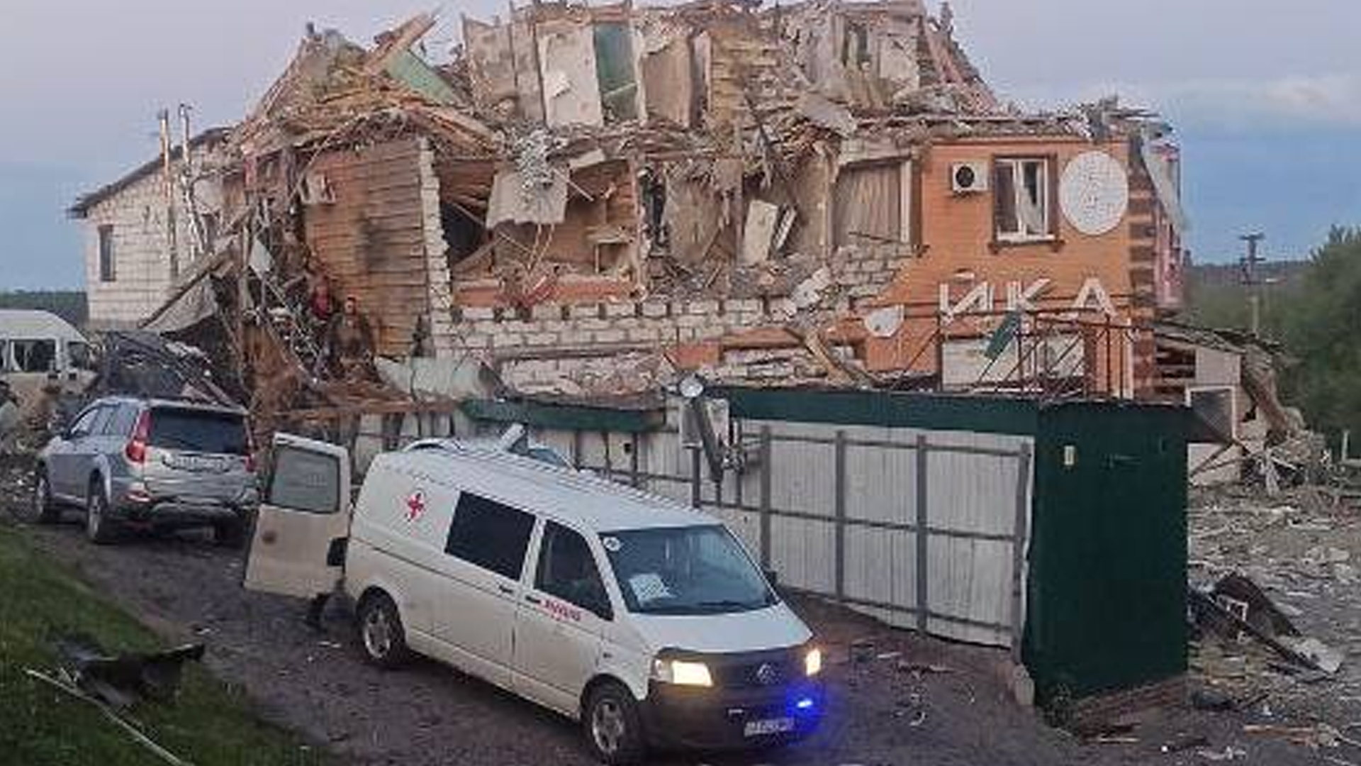 В Рыльске под завалами нашли тело мужчины, погибшего при обстреле ВСУ