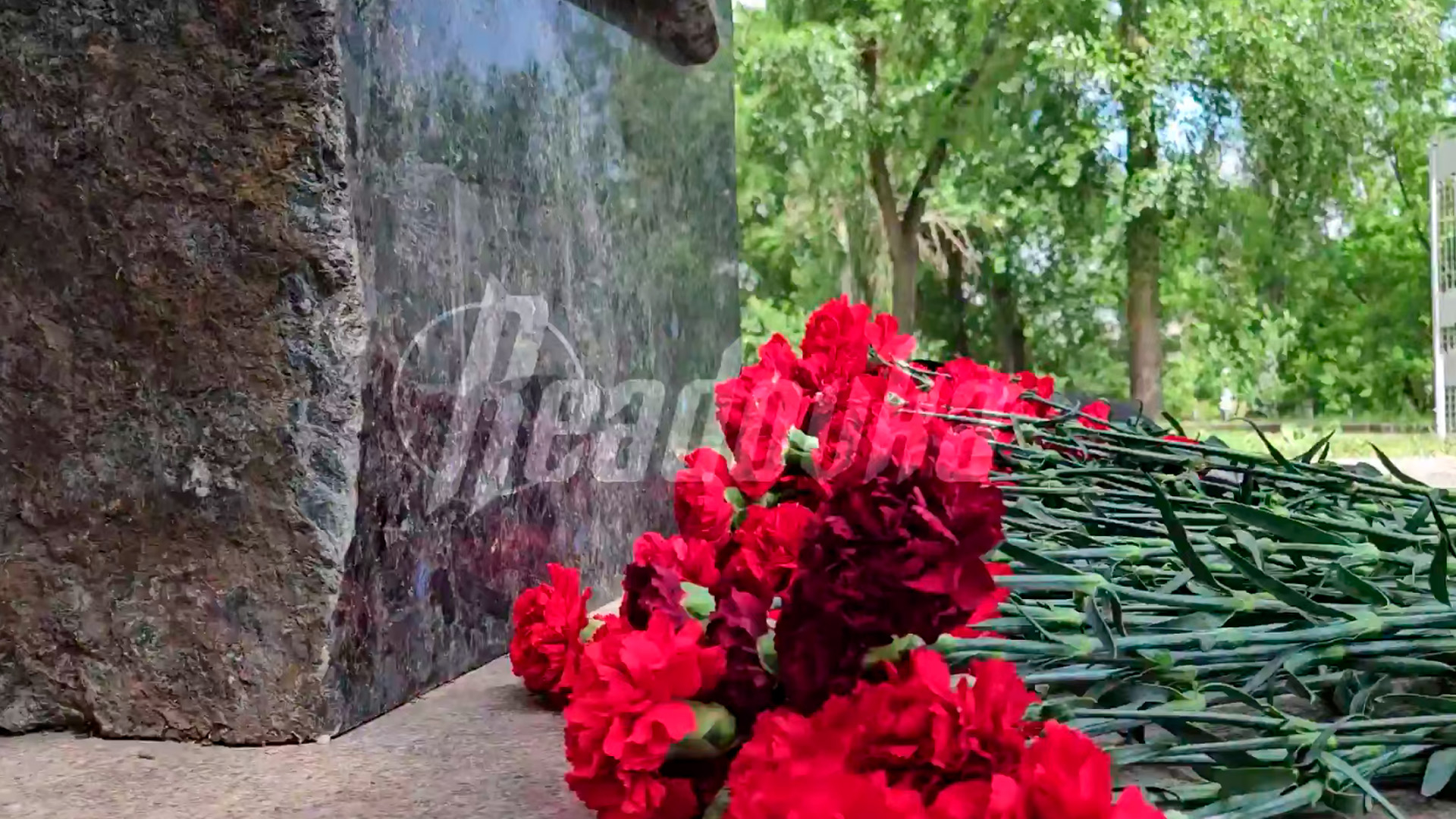 В Донецке прошли памятные мероприятия в честь 11-й годовщины первого боя за Донецкий аэропорт