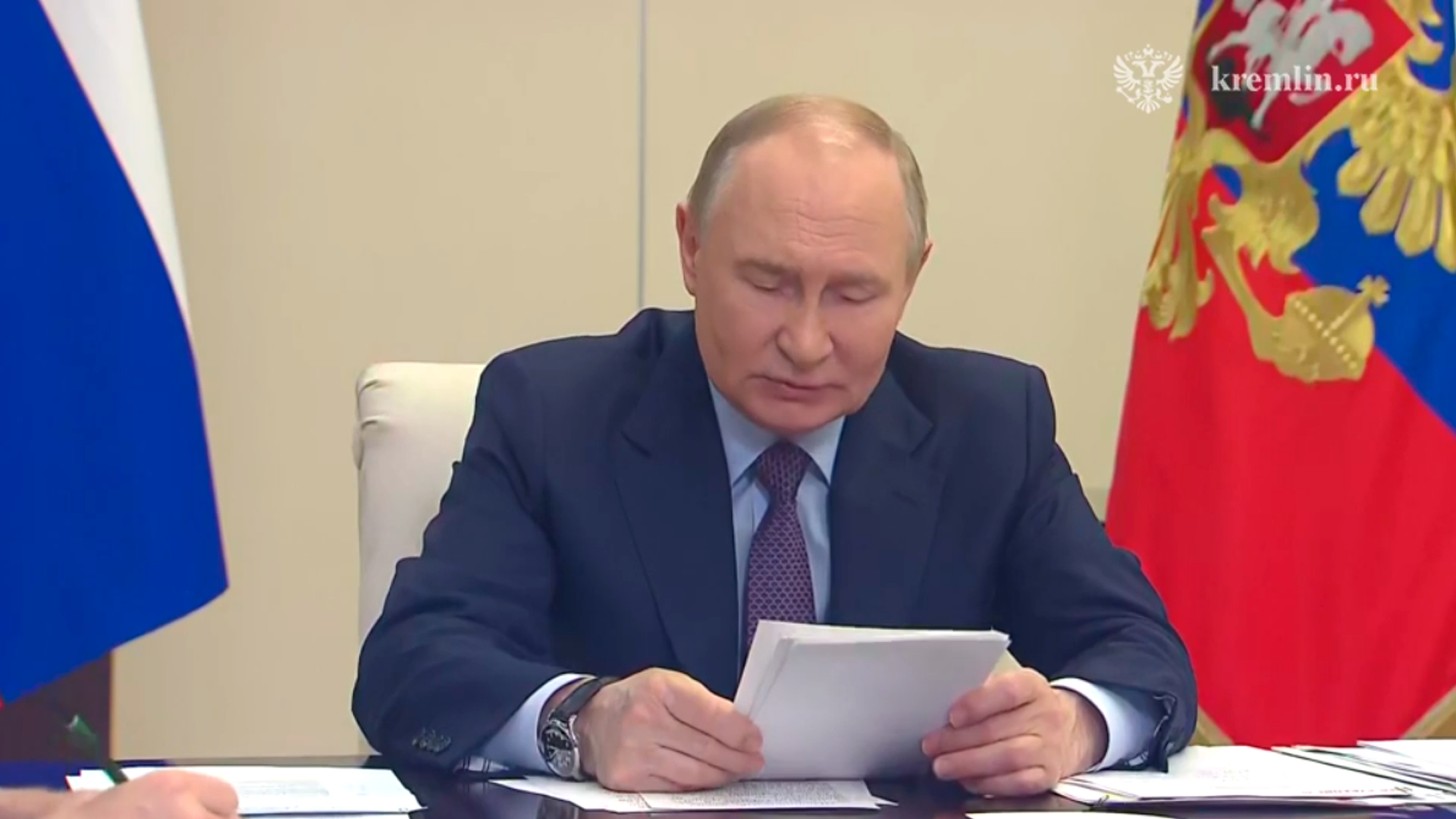 Путин призвал бороться за чистоту русского языка в общественном пространстве
