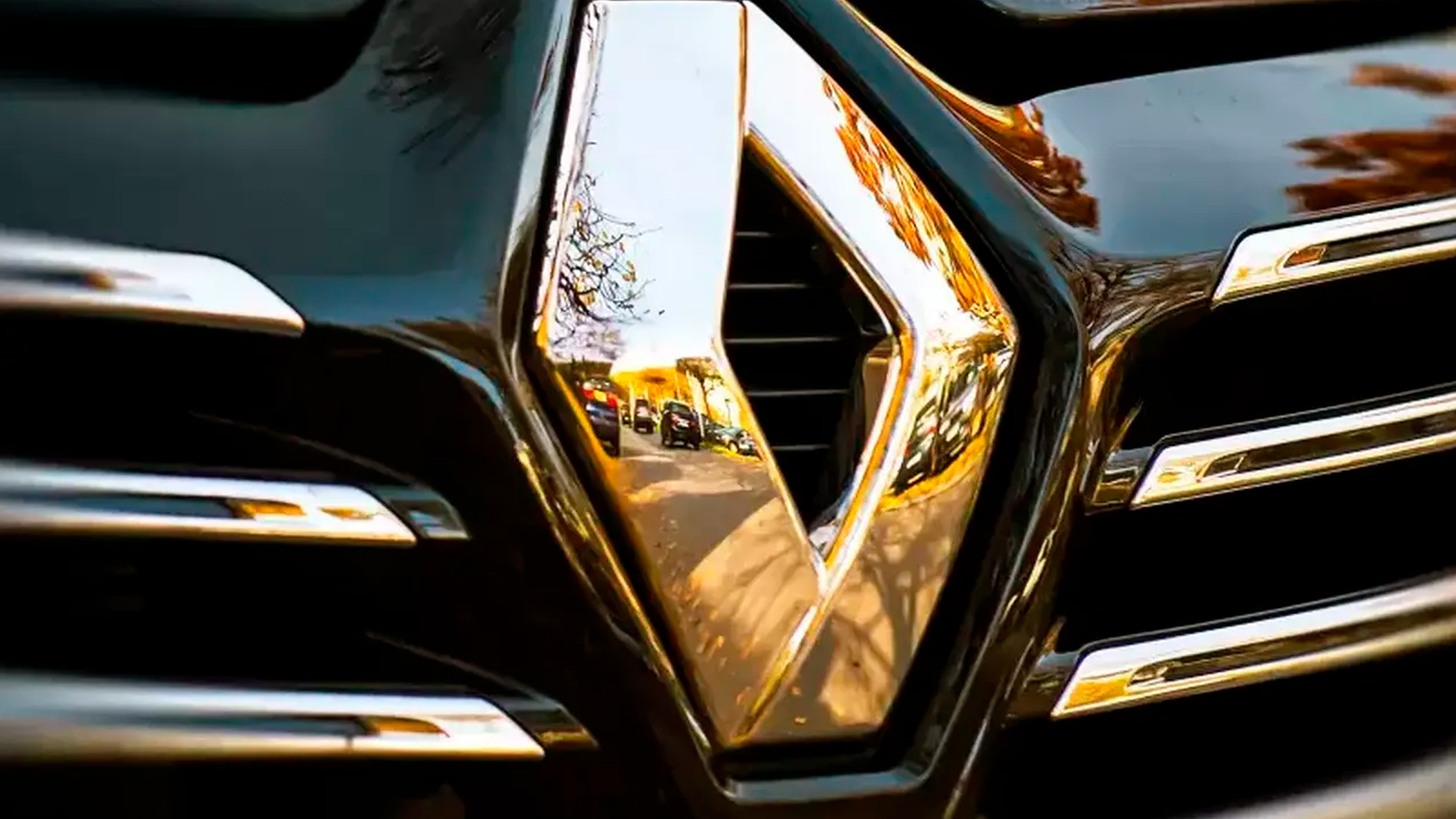 Владельцам Renault в России грозит замена логотипа из-за возможного признания его фашистским