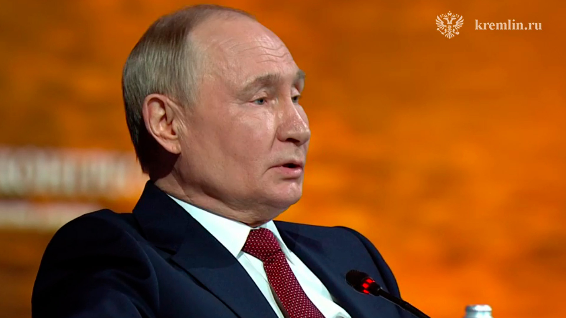 Путин: Украина заслуживает лучшей участи, чем быть марионеткой
