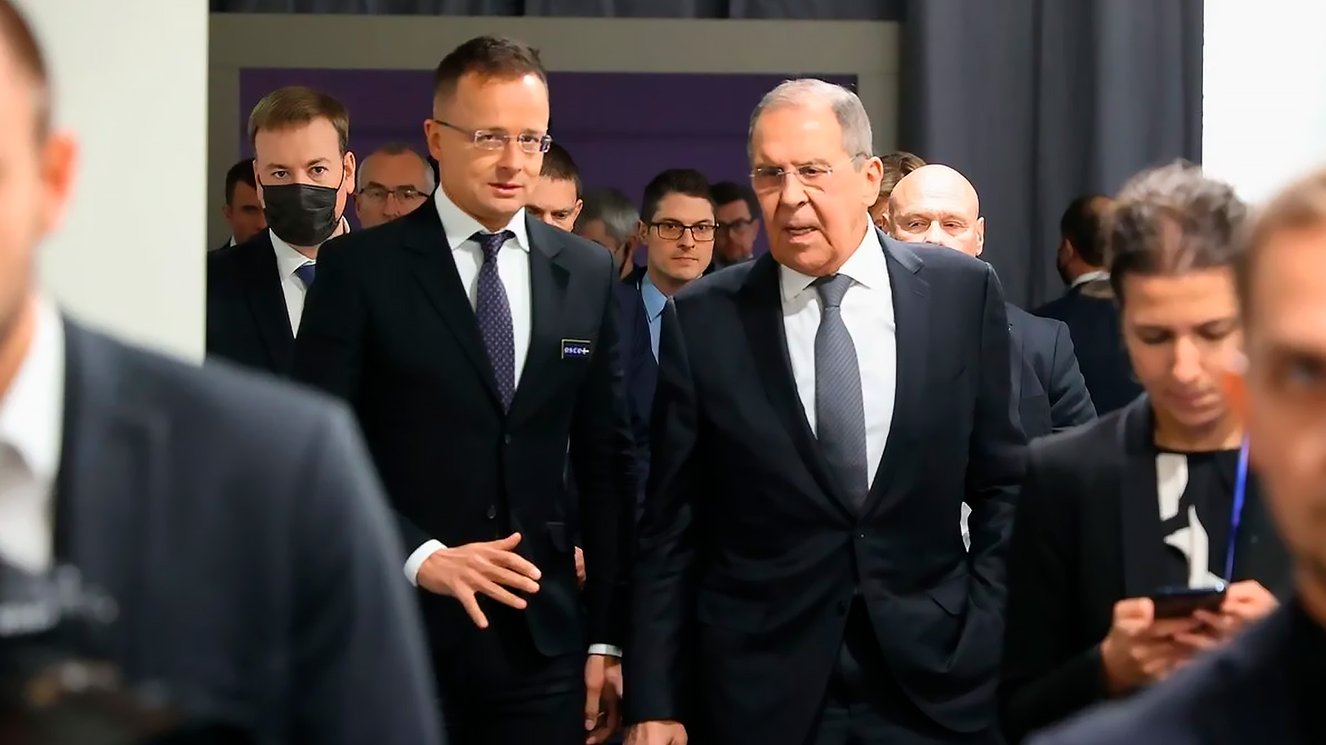Главы МИД России и Венгрии обсудили ночные удары США по ядерным объектам Ирана