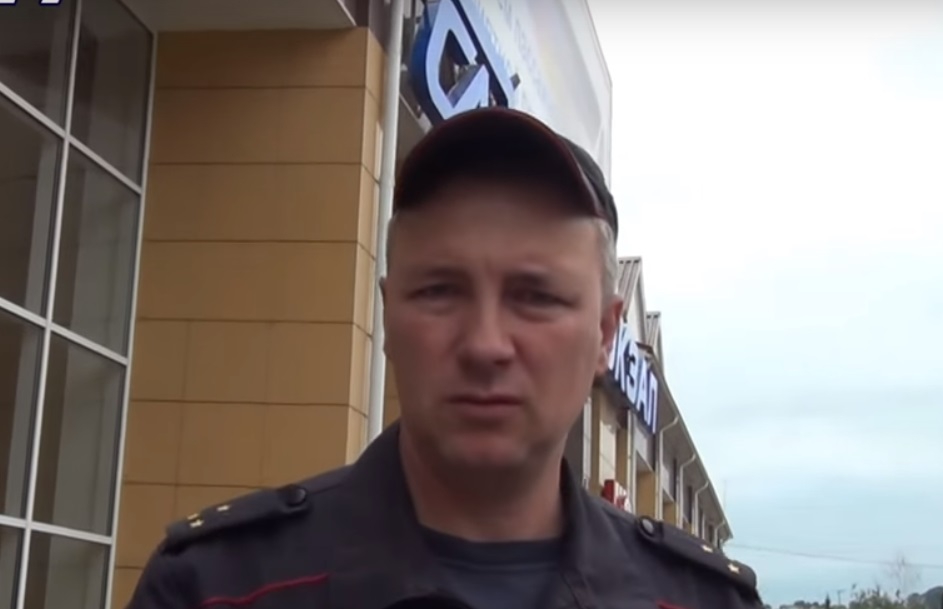 Видео: смоленские полицейские снова попали в белорусский блог