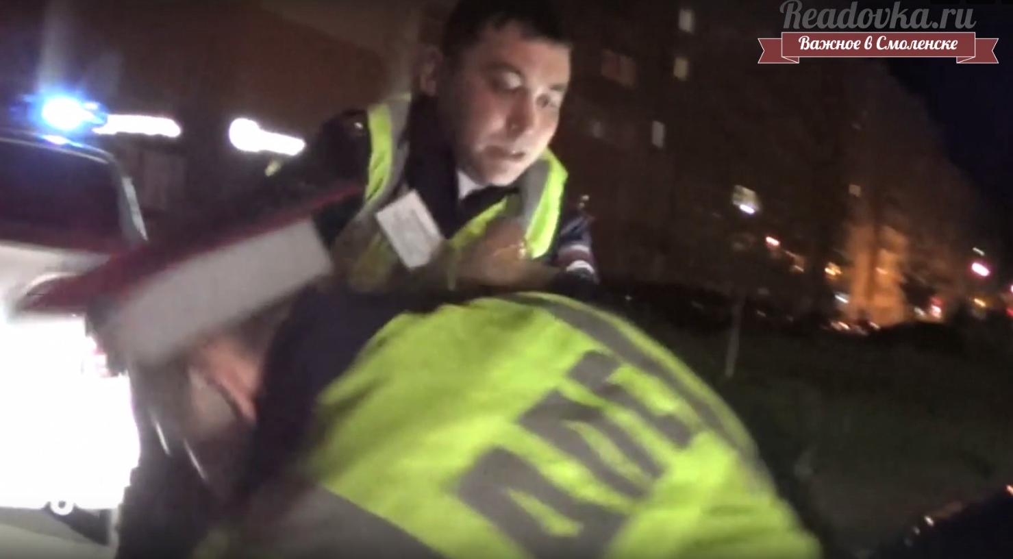 Видео: как в Смоленске автоинспекторы задерживали сотрудника прокуратуры